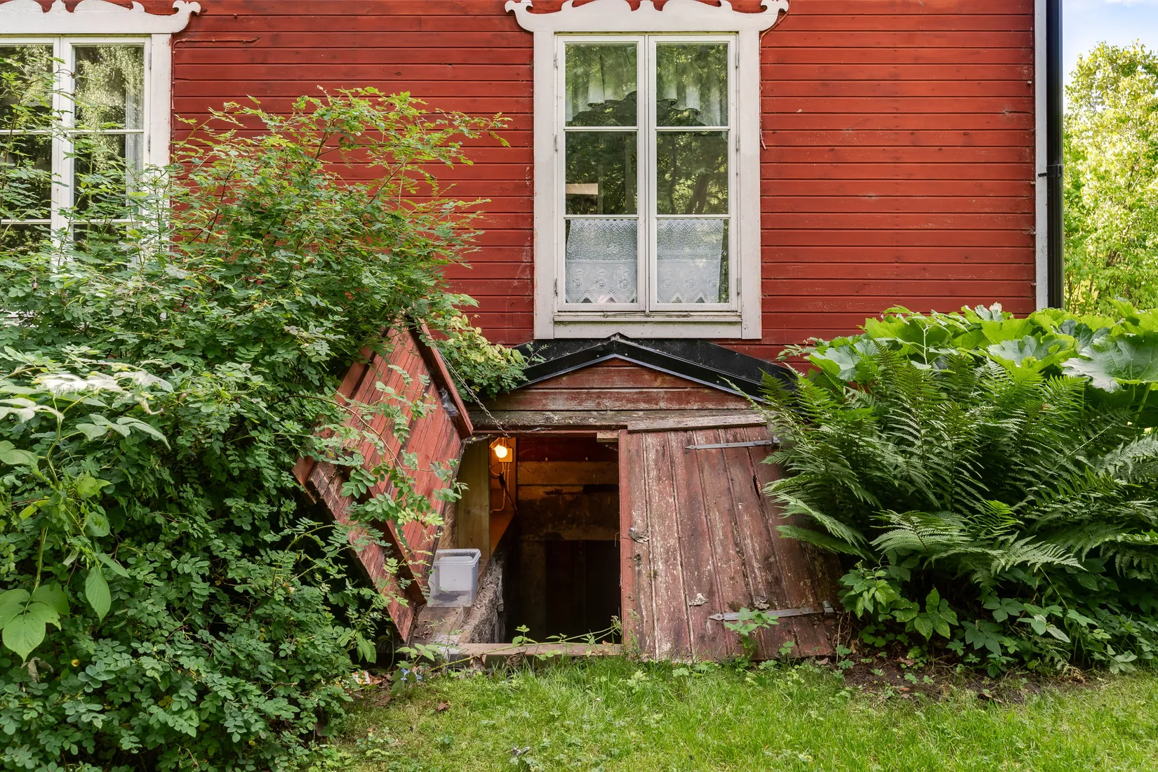 Gård/Skog, Snarvägen 9A & 9B, Västerfärnebo, Sala