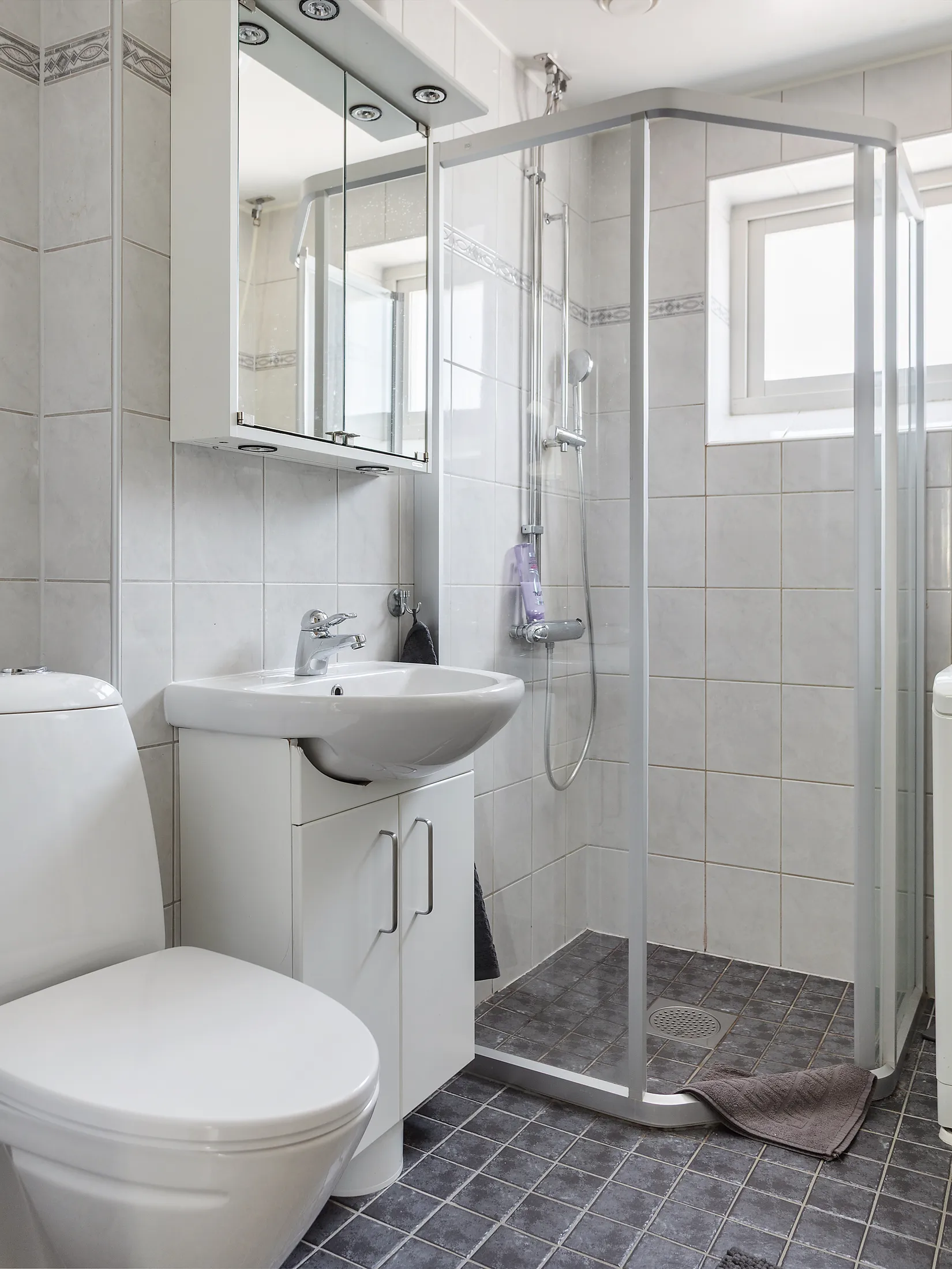 Bostadsrätt, Drottninggatan 44C, Centrum, Trollhättan