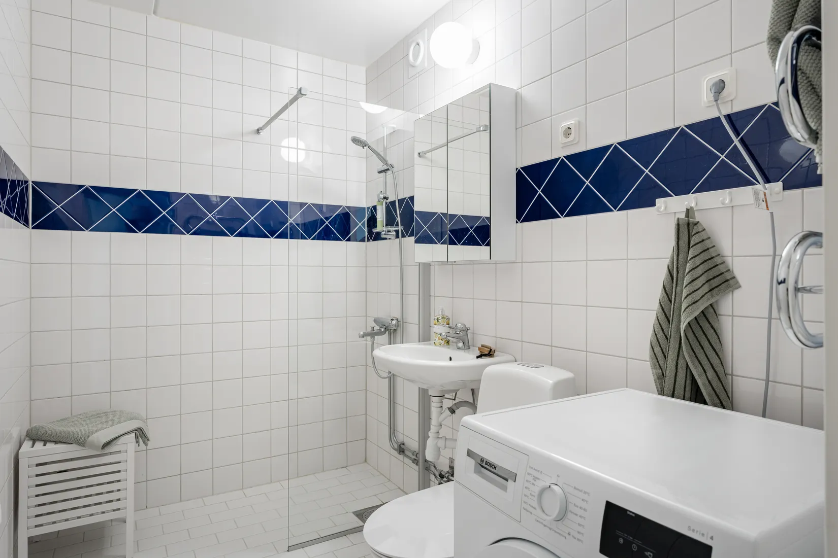Bostadsrätt, Åkerbyvägen 96, Högst upp!, Täby Centrum, Täby