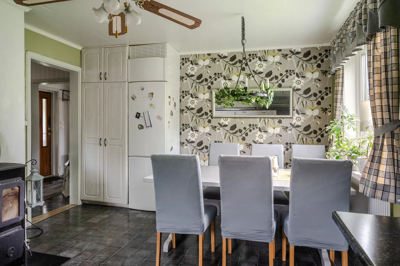 Villa, Idrottsvägen 10, Alby, Ånge
