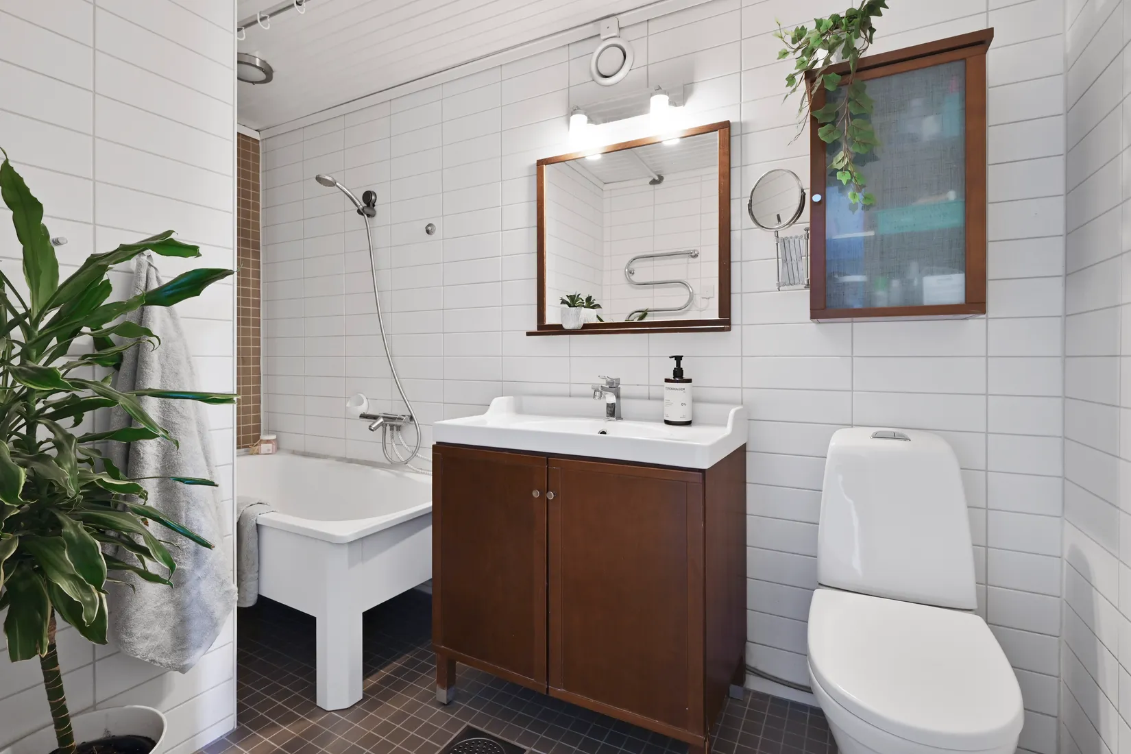 Bostadsrätt, Radhus, Flygarvägen 113, Barkarby, Järfälla