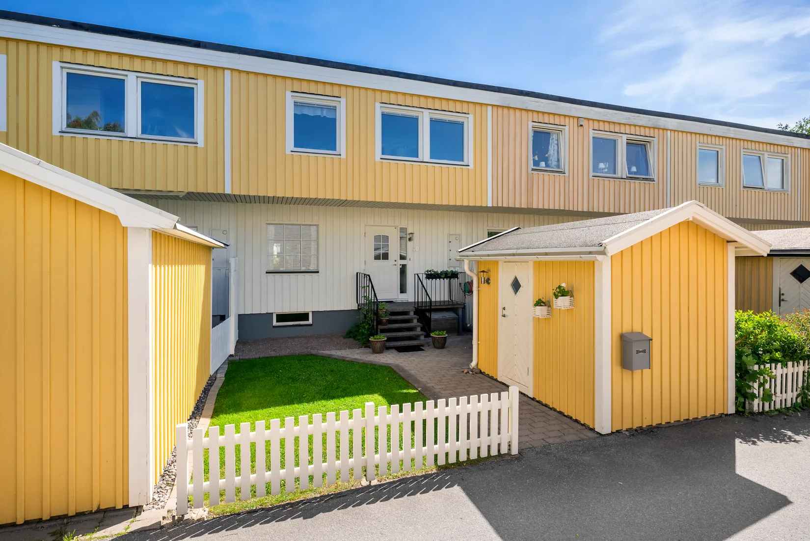 Villa, Radhus, Ängsullsvägen 20, Kälvesta, Stockholm