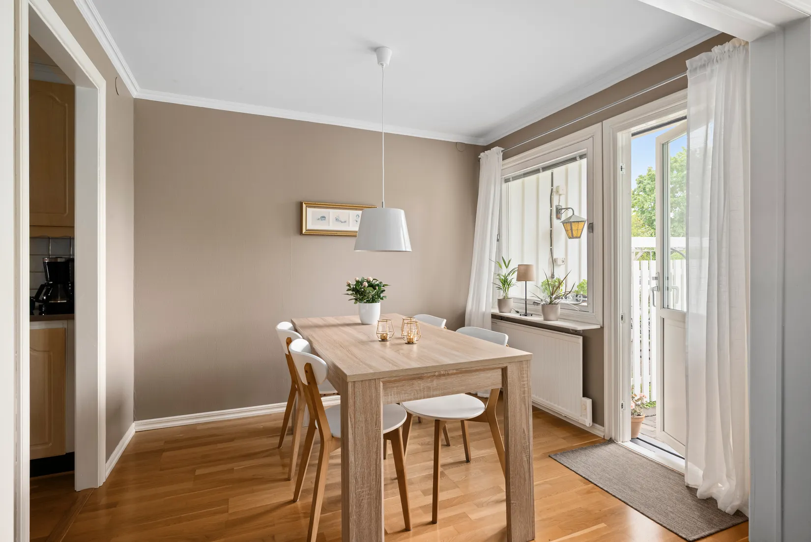 Villa, Radhus, Ängsullsvägen 20, Kälvesta, Stockholm