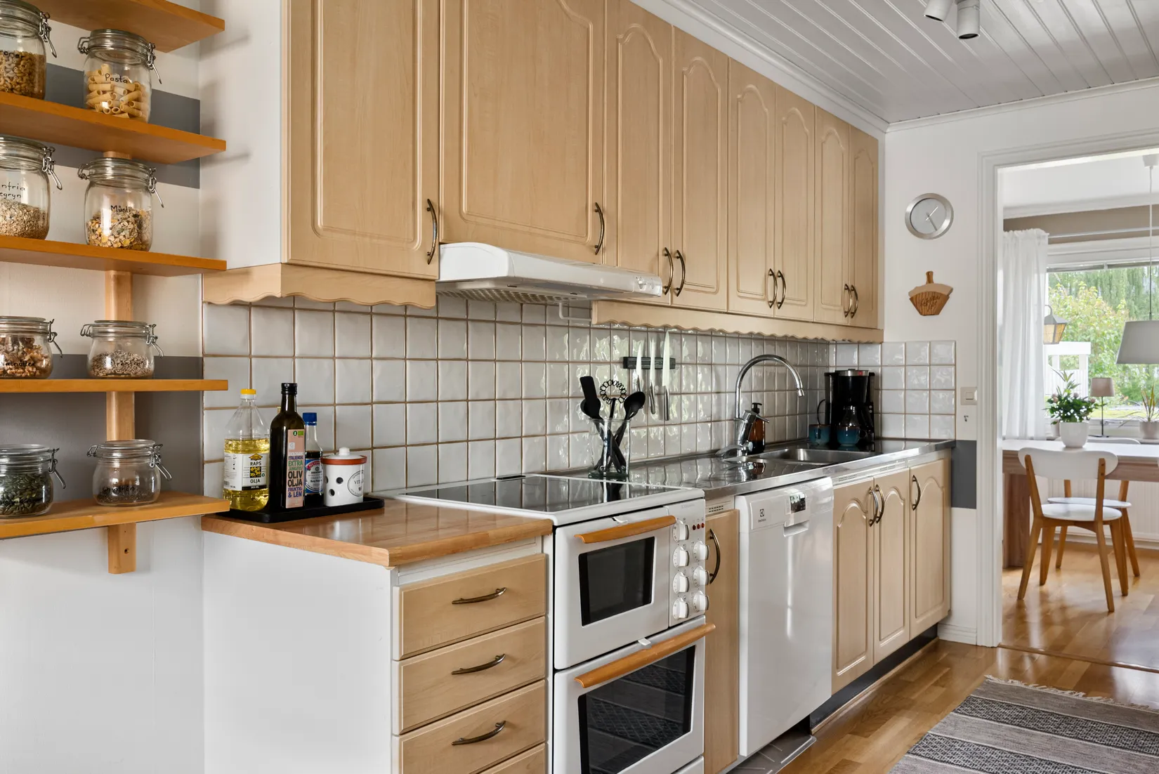 Villa, Radhus, Ängsullsvägen 20, Kälvesta, Stockholm