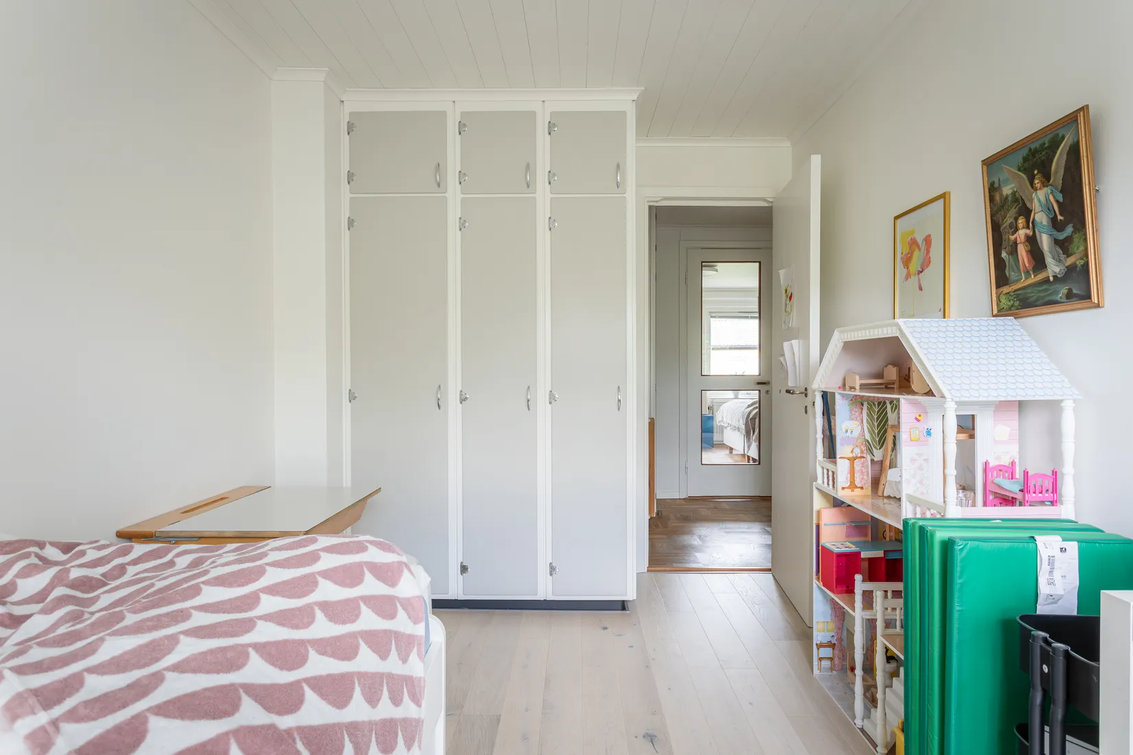 Bostadsrätt, Radhus, Linnés Väg 184, Häggvik, Sollentuna