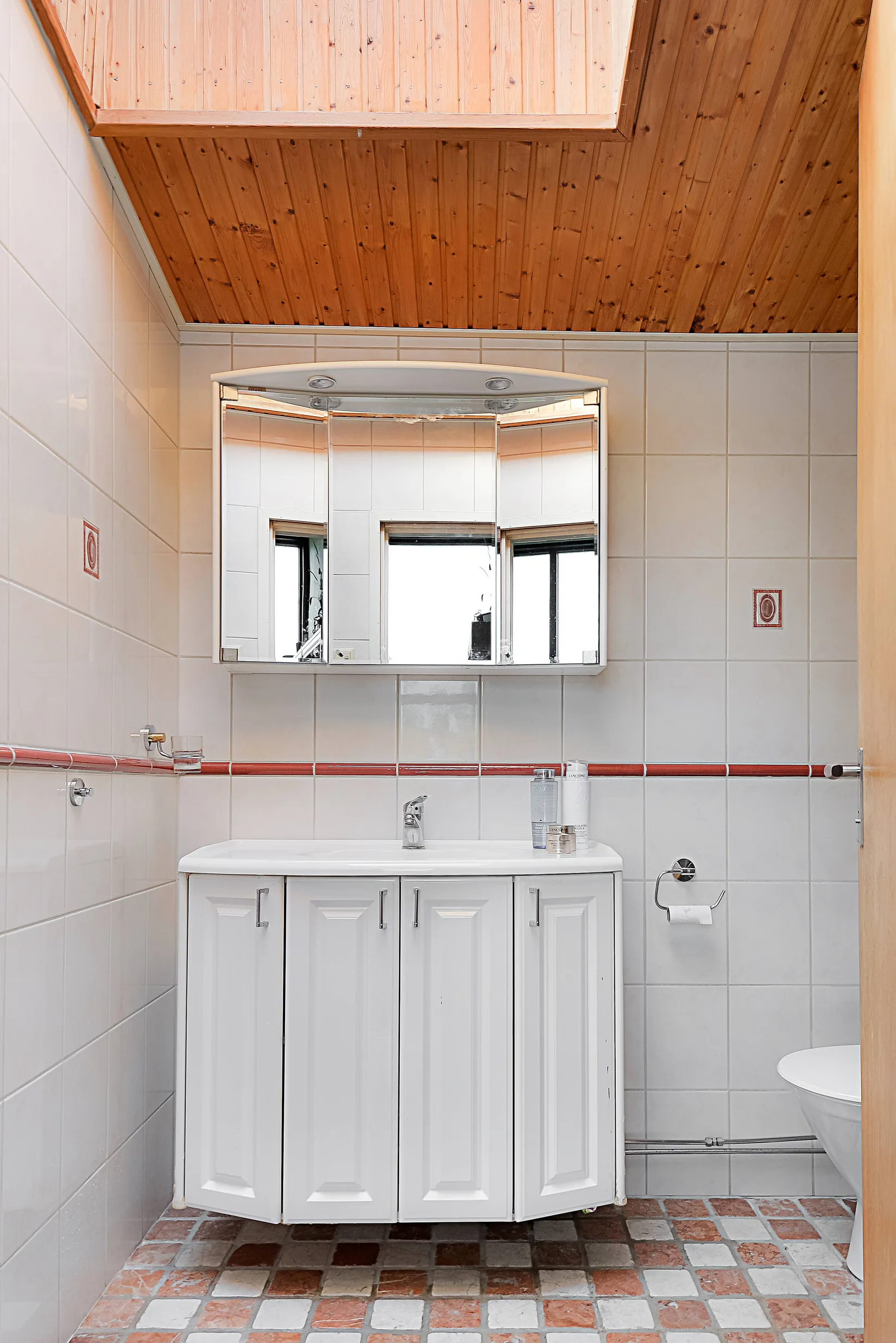 Villa, Skogsvägen 37, Lahäll, Täby