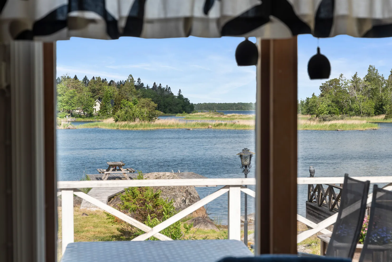 Fritidshus, Fritidhus, bastu och brygga på en ön Norrgårdsskäret 20 i Roslagens skärgård - Herräng, Herräng, Norrtälje
