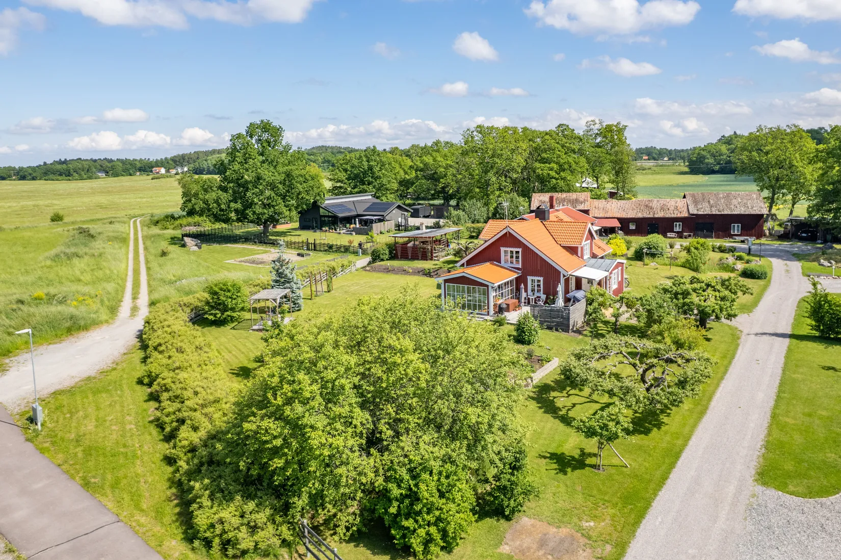 Villa, Mälbyvägen 75A & 75B, Mälby, Eskilstuna