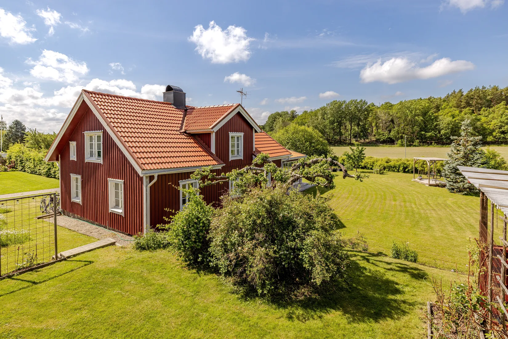 Villa, Mälbyvägen 75A & 75B, Mälby, Eskilstuna