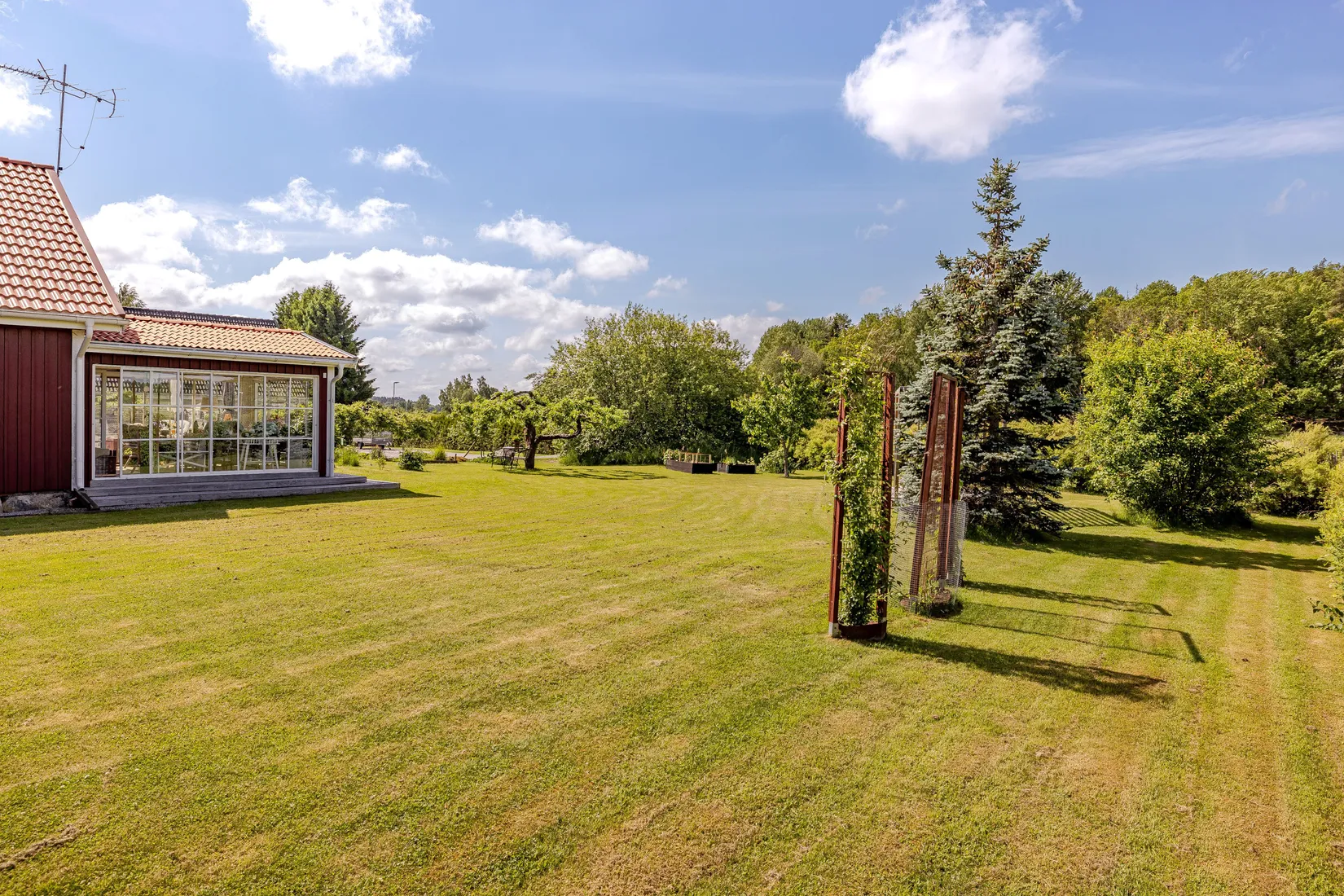 Villa, Mälbyvägen 75A & 75B, Mälby, Eskilstuna