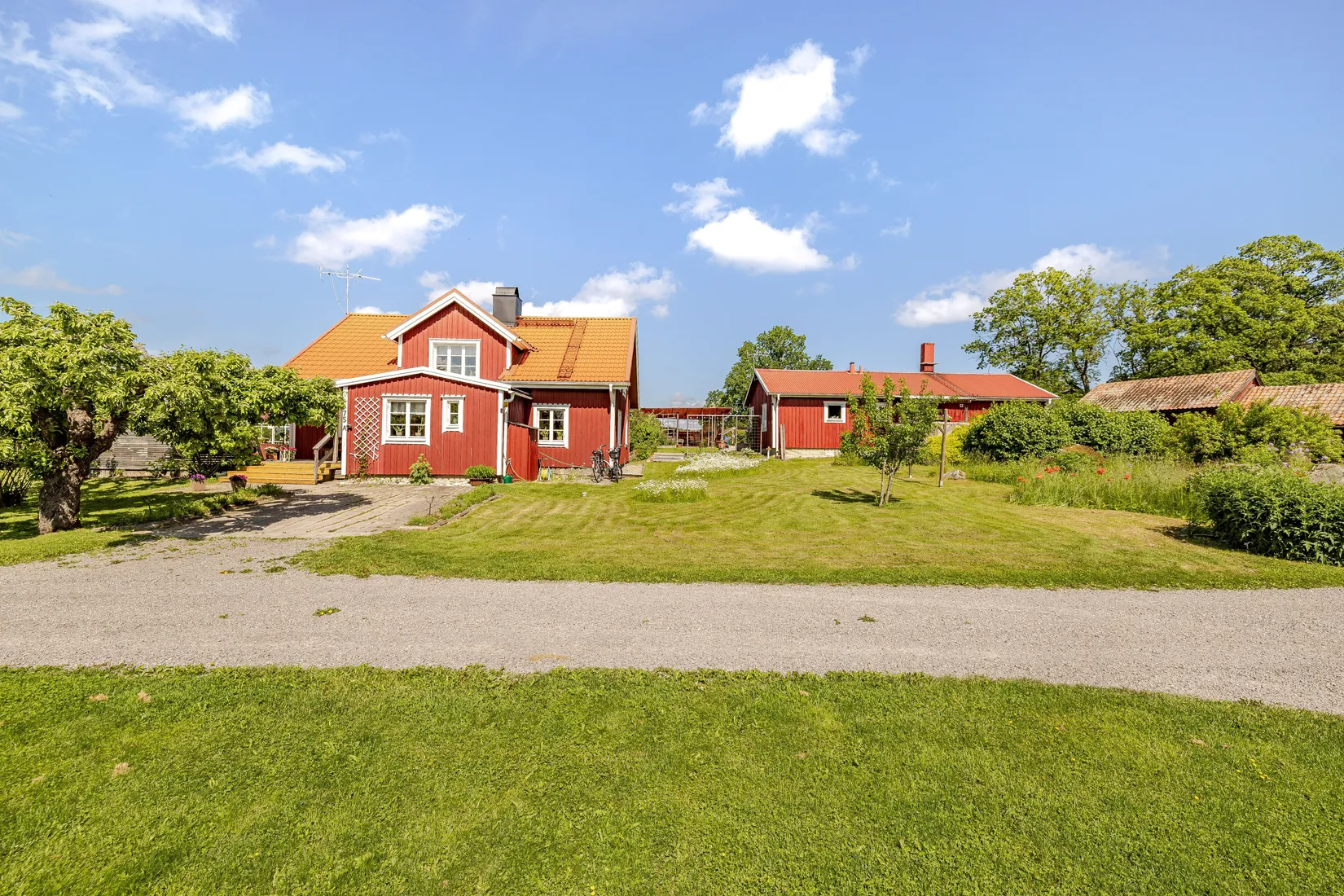 Villa, Mälbyvägen 75A & 75B, Mälby, Eskilstuna