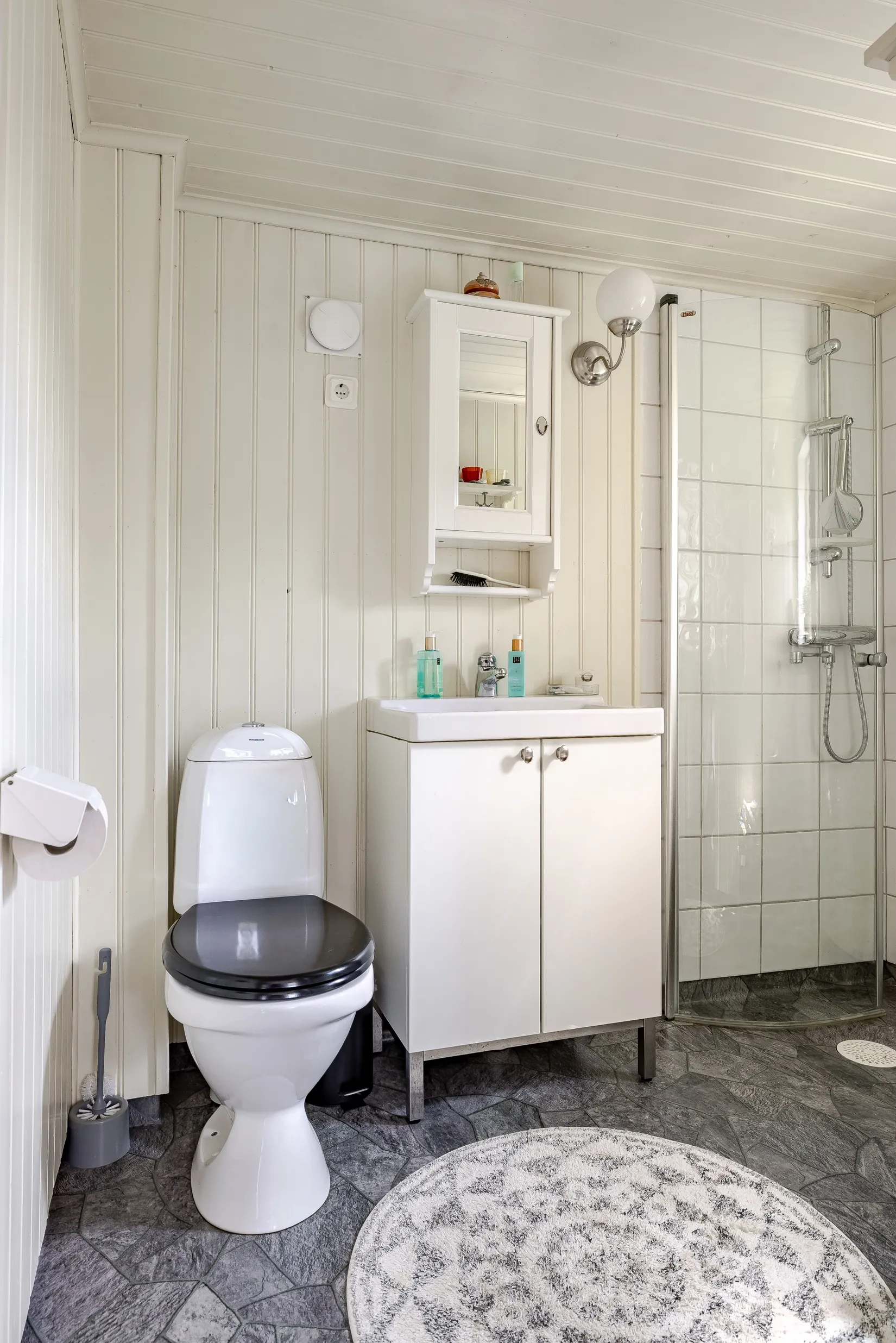 Villa, Mälbyvägen 75A & 75B, Mälby, Eskilstuna