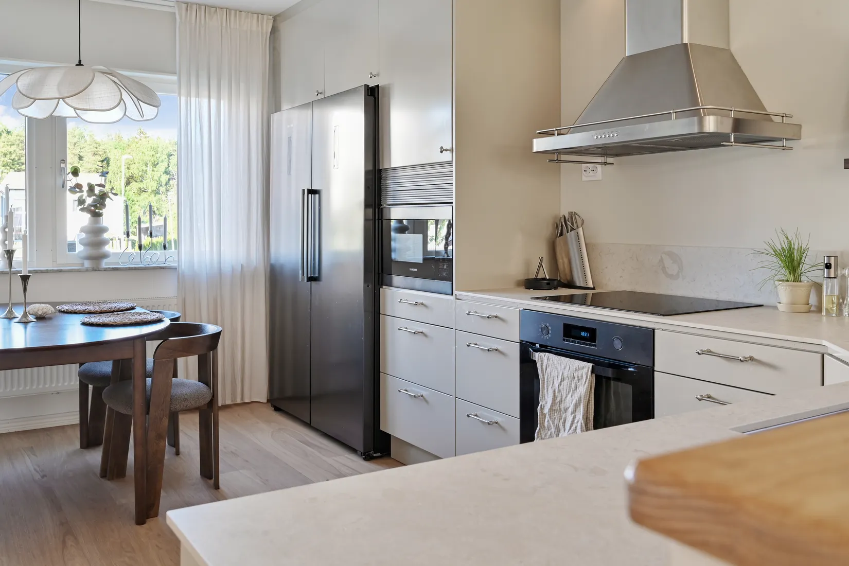 Villa, Radhus, Adlerfelts gata 15, Sanda Ängar, Upplands Väsby