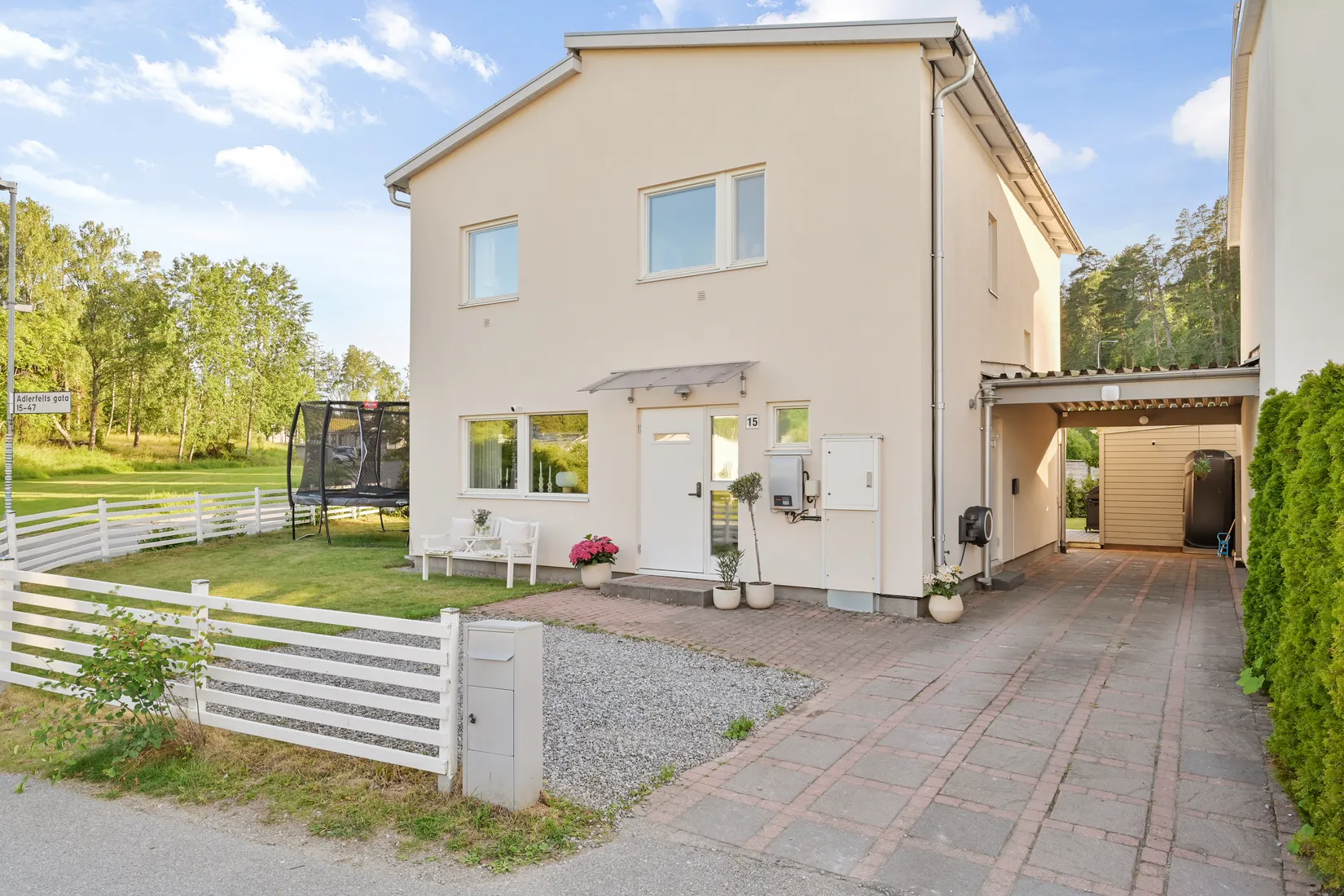 Villa, Radhus, Adlerfelts gata 15, Sanda Ängar, Upplands Väsby