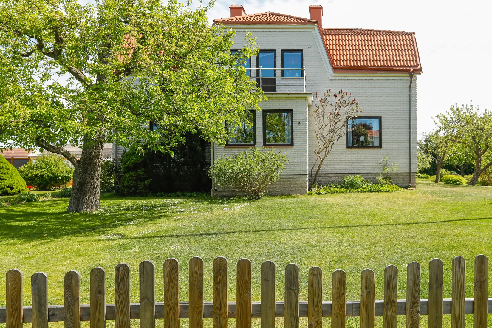 Villa, Idrottsgatan 6, Haga, Kumla