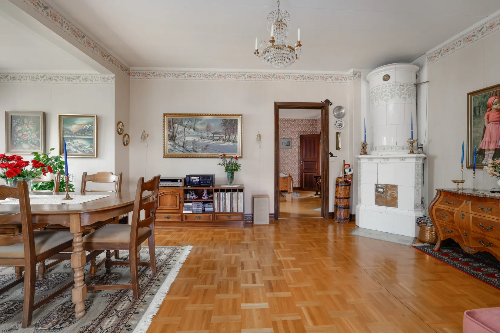 Villa, Idrottsgatan 6, Haga, Kumla