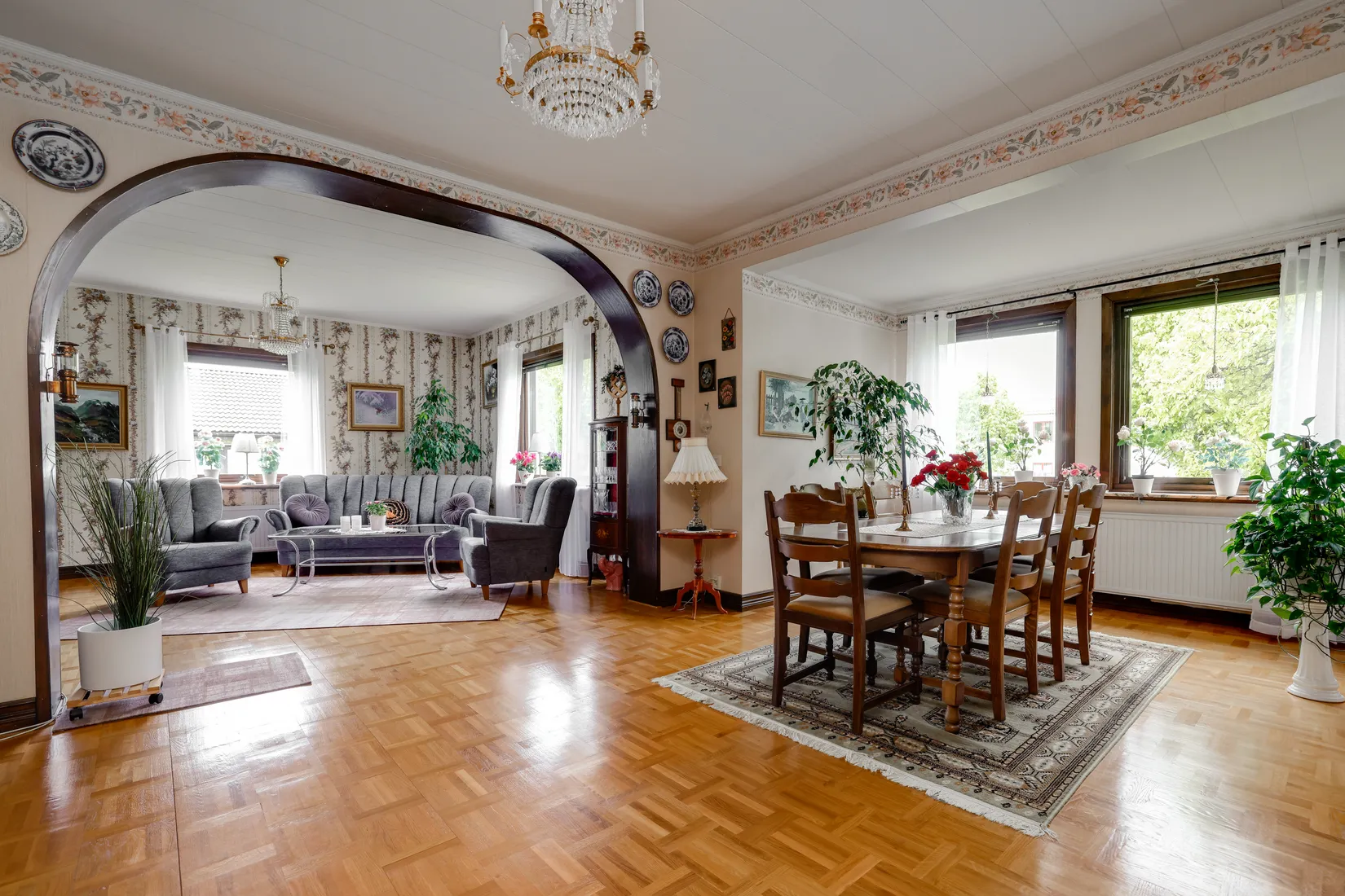 Villa, Idrottsgatan 6, Haga, Kumla