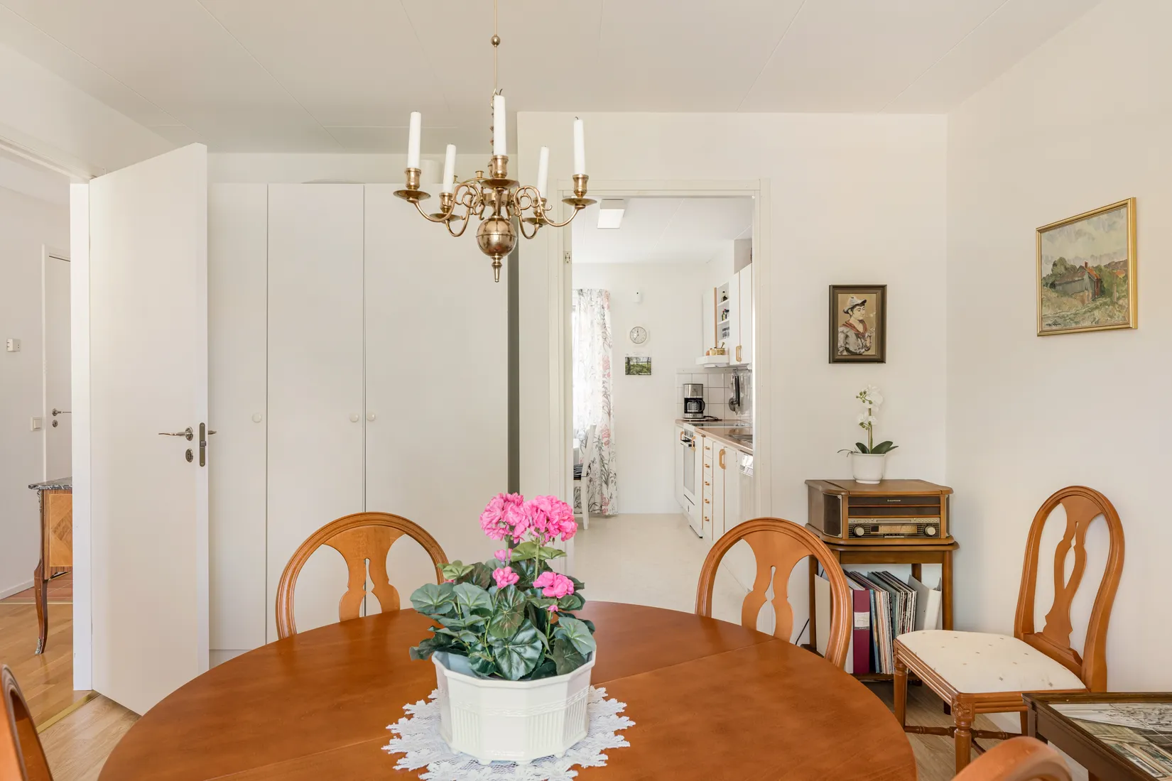 Villa, Offergränd 23, Gribbylund, Täby