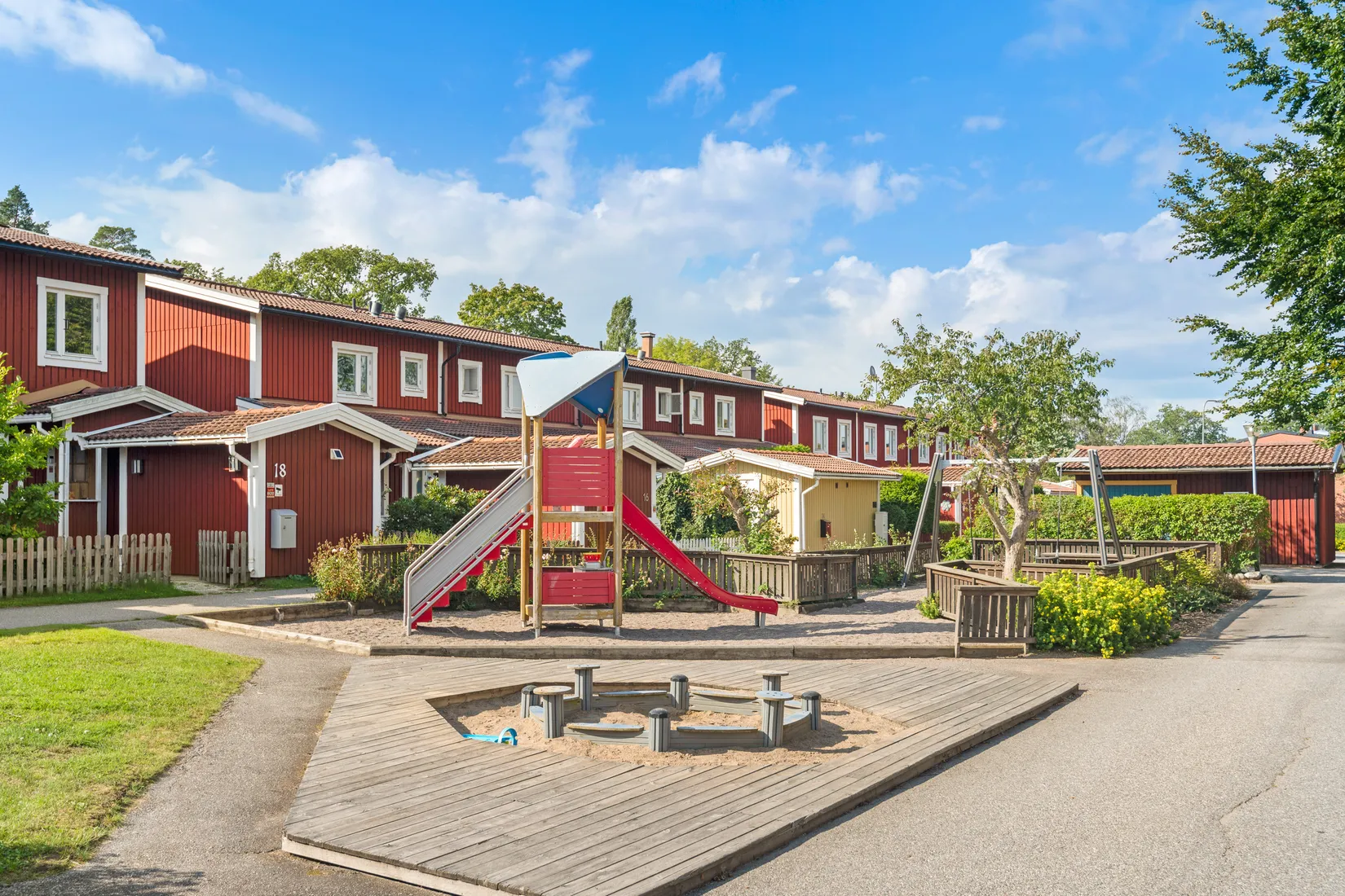 Villa, Radhus, Oxelbärsgränd 32, Hässelby Södra Villastad, Stockholm