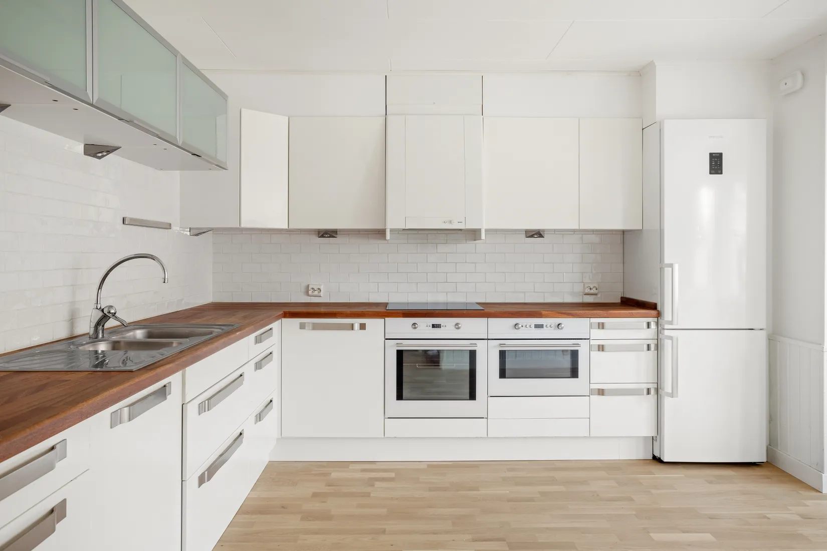 Radhus, Oxelbärsgränd 32, Hässelby Södra Villastad, Stockholm