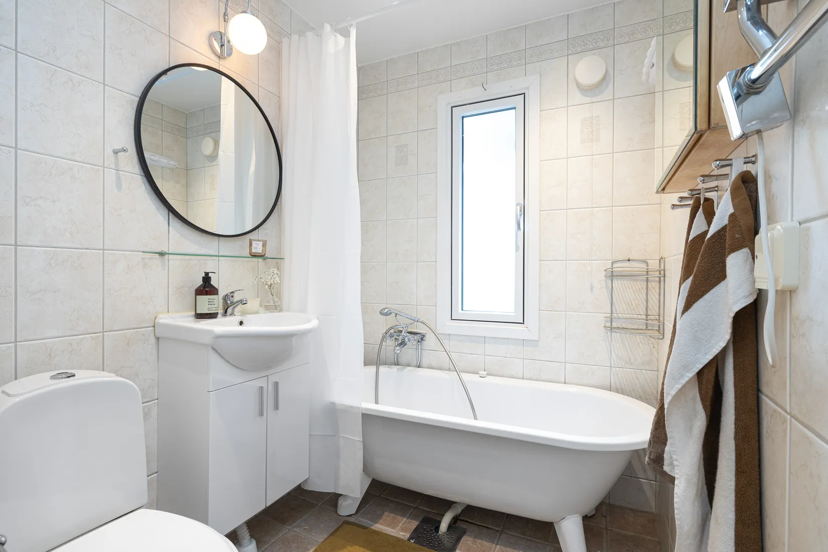 Radhus, Trollsländevägen 31, Fresta, Upplands Väsby