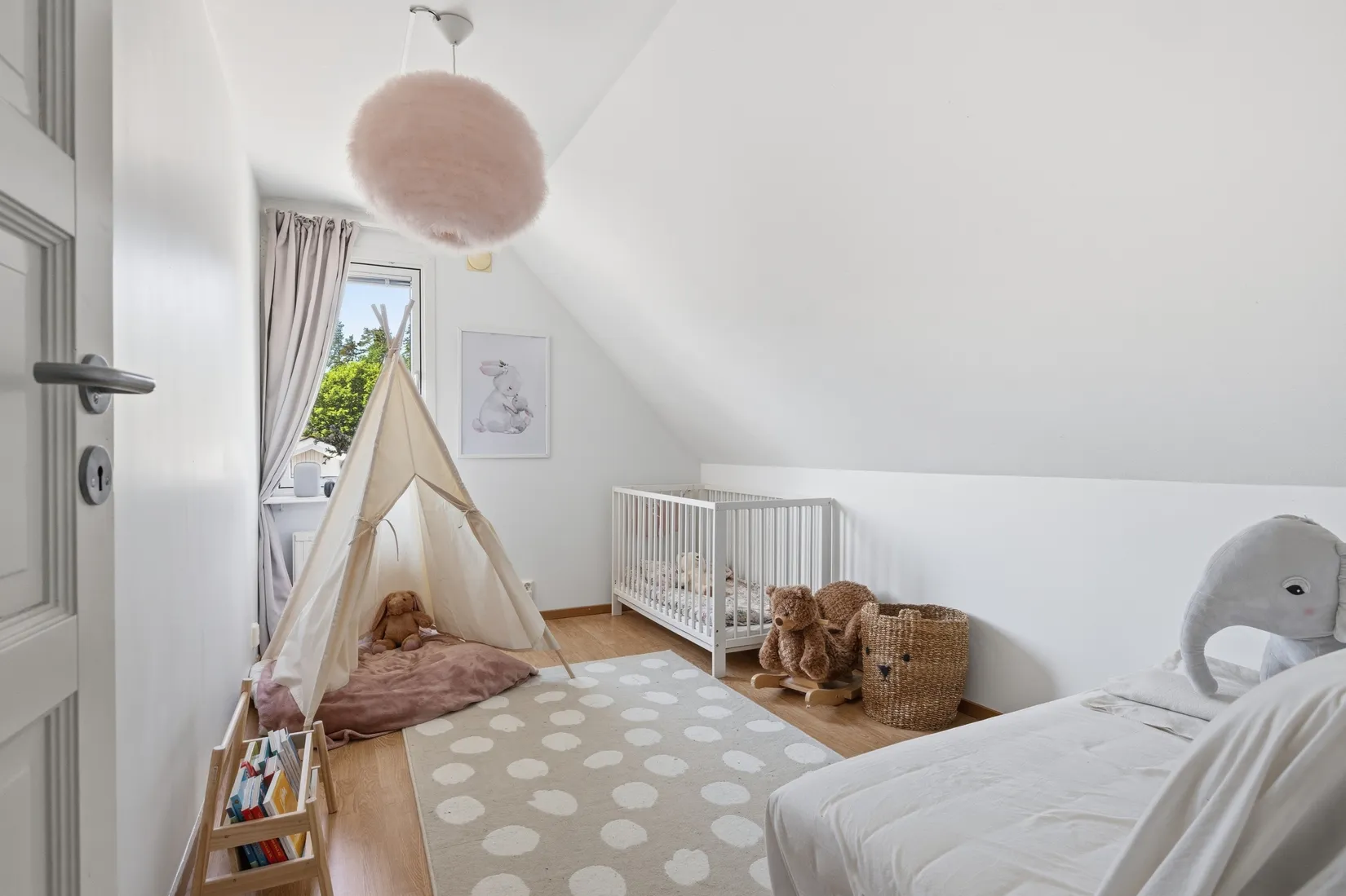Radhus, Trollsländevägen 31, Fresta, Upplands Väsby