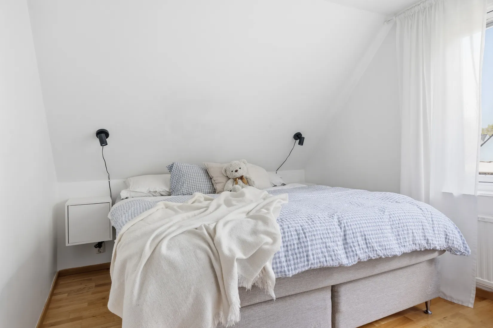 Radhus, Trollsländevägen 31, Fresta, Upplands Väsby