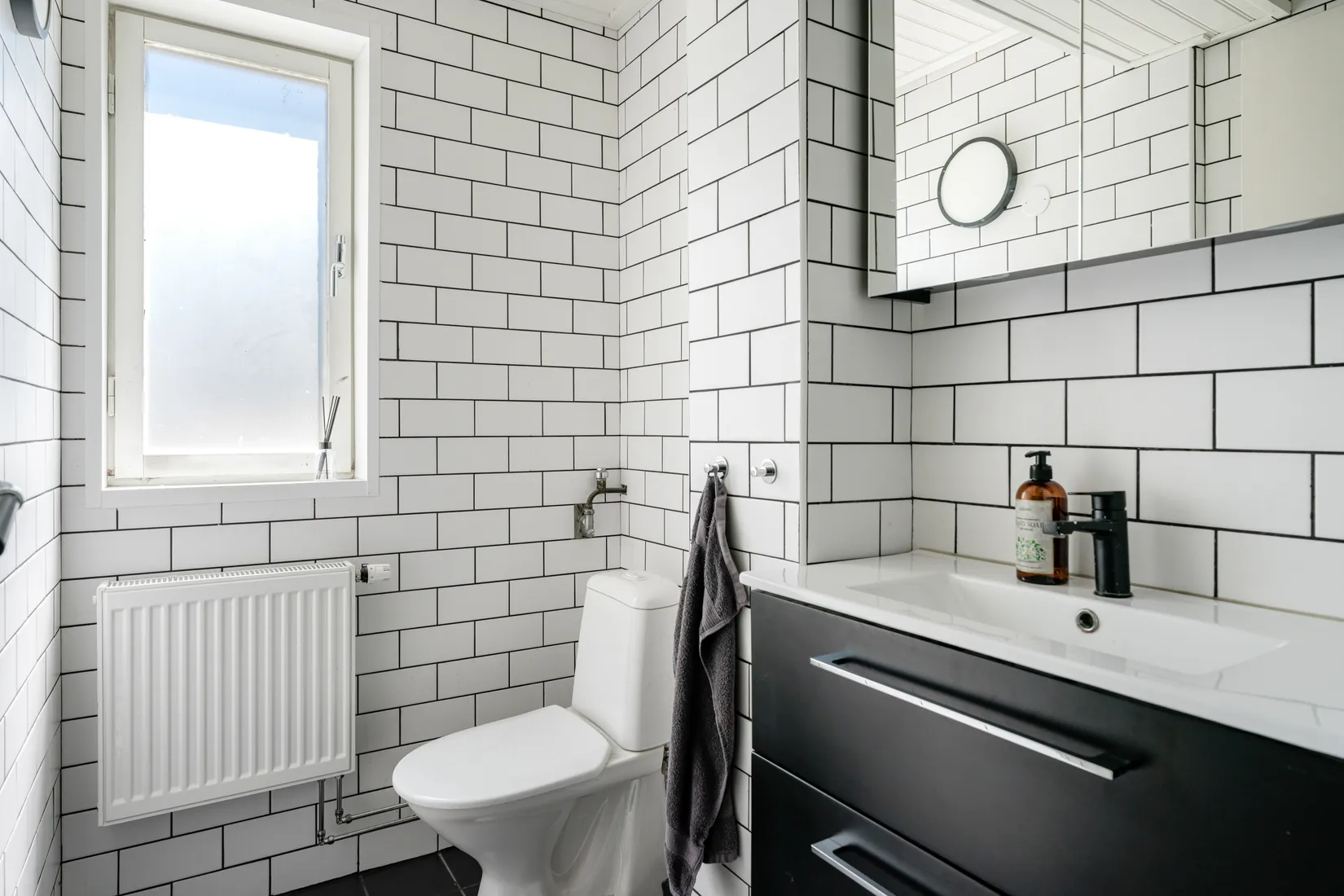 Villa, Granvägen 5, Fullersta, Huddinge