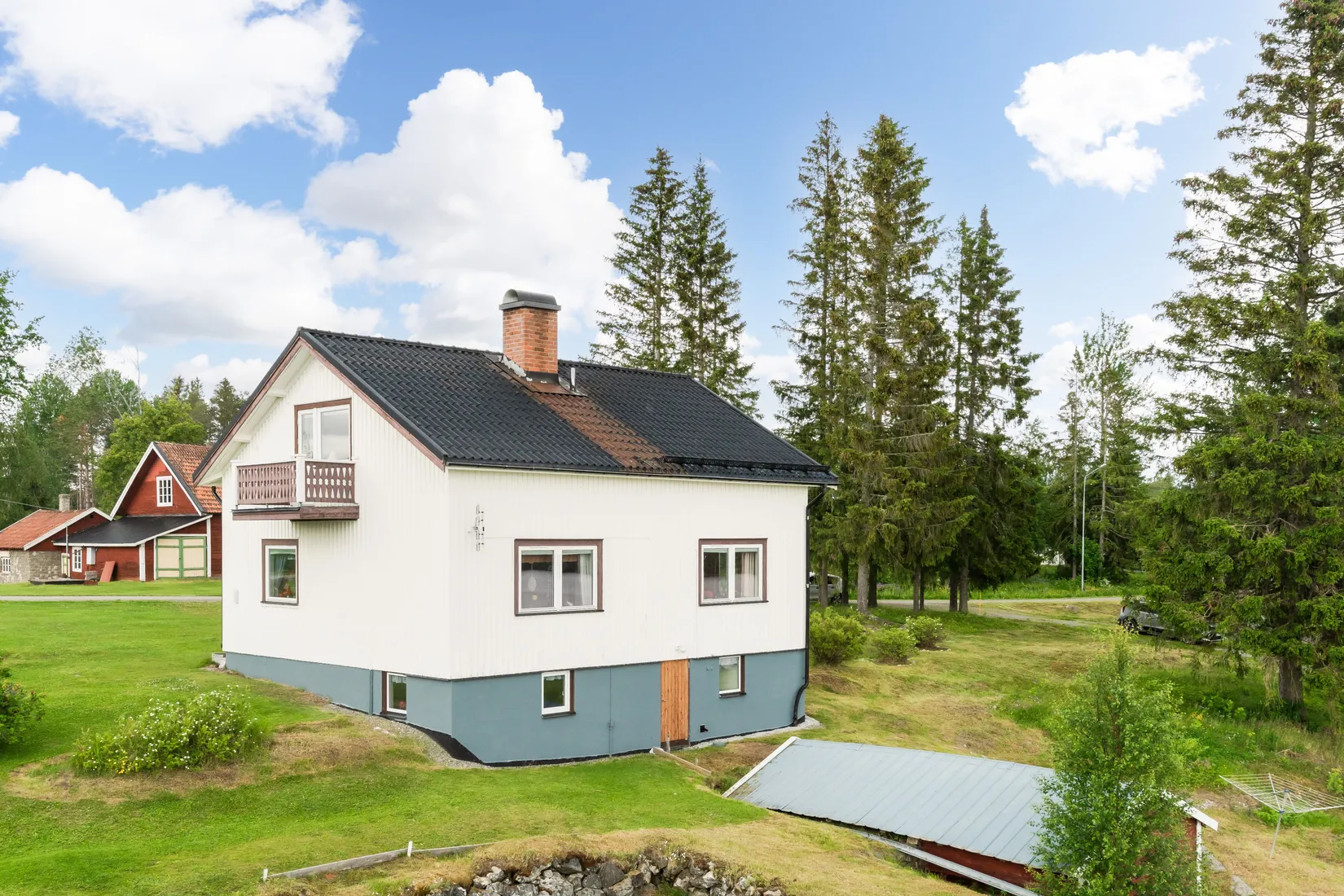 Villa, Hallom 233, Berg