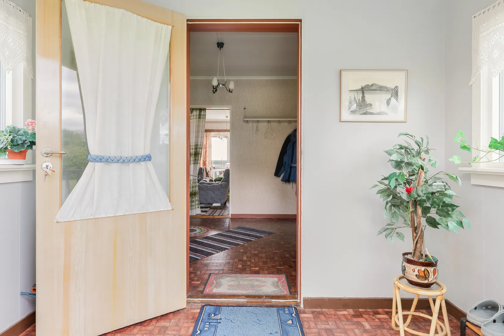 Villa, Hallom 233, Berg