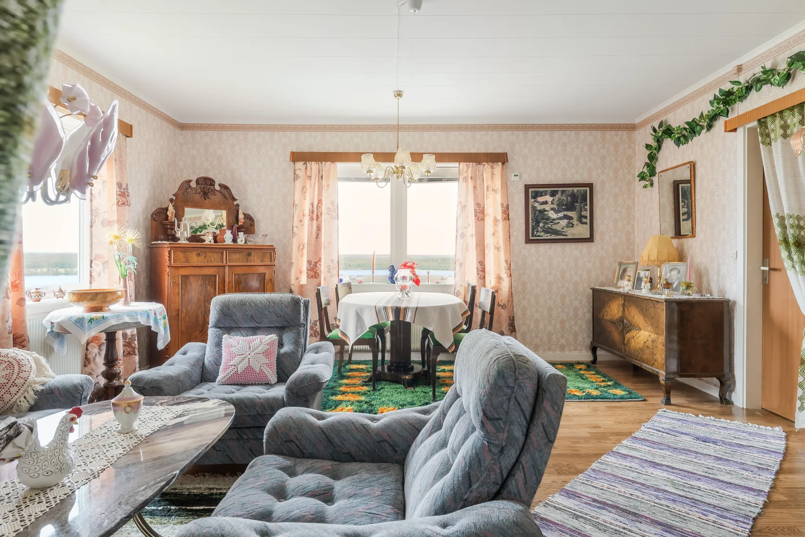 Villa, Hallom 233, Berg