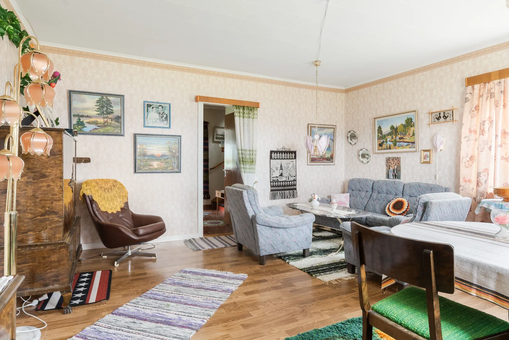 Villa, Hallom 233, Berg