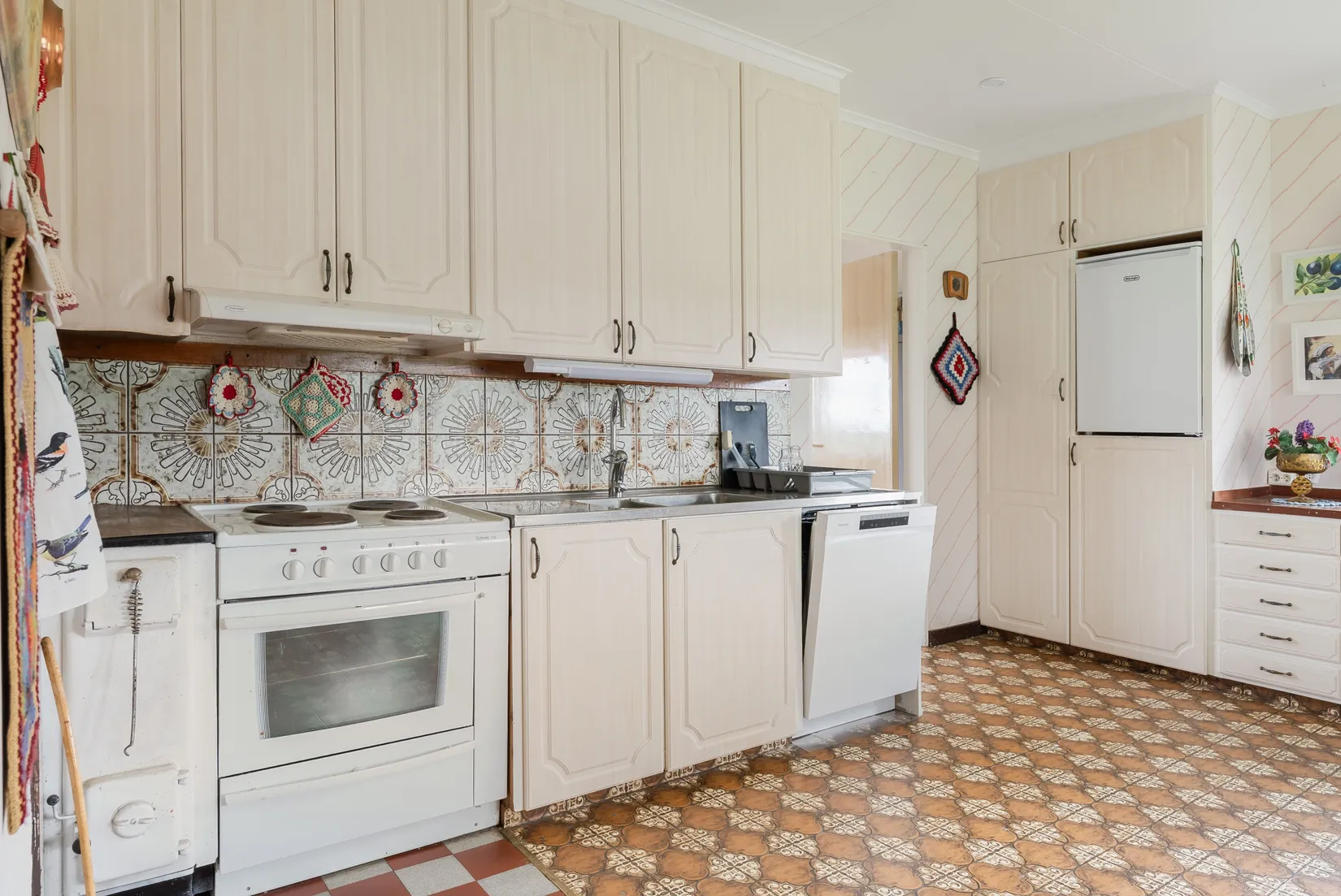 Villa, Hallom 233, Berg