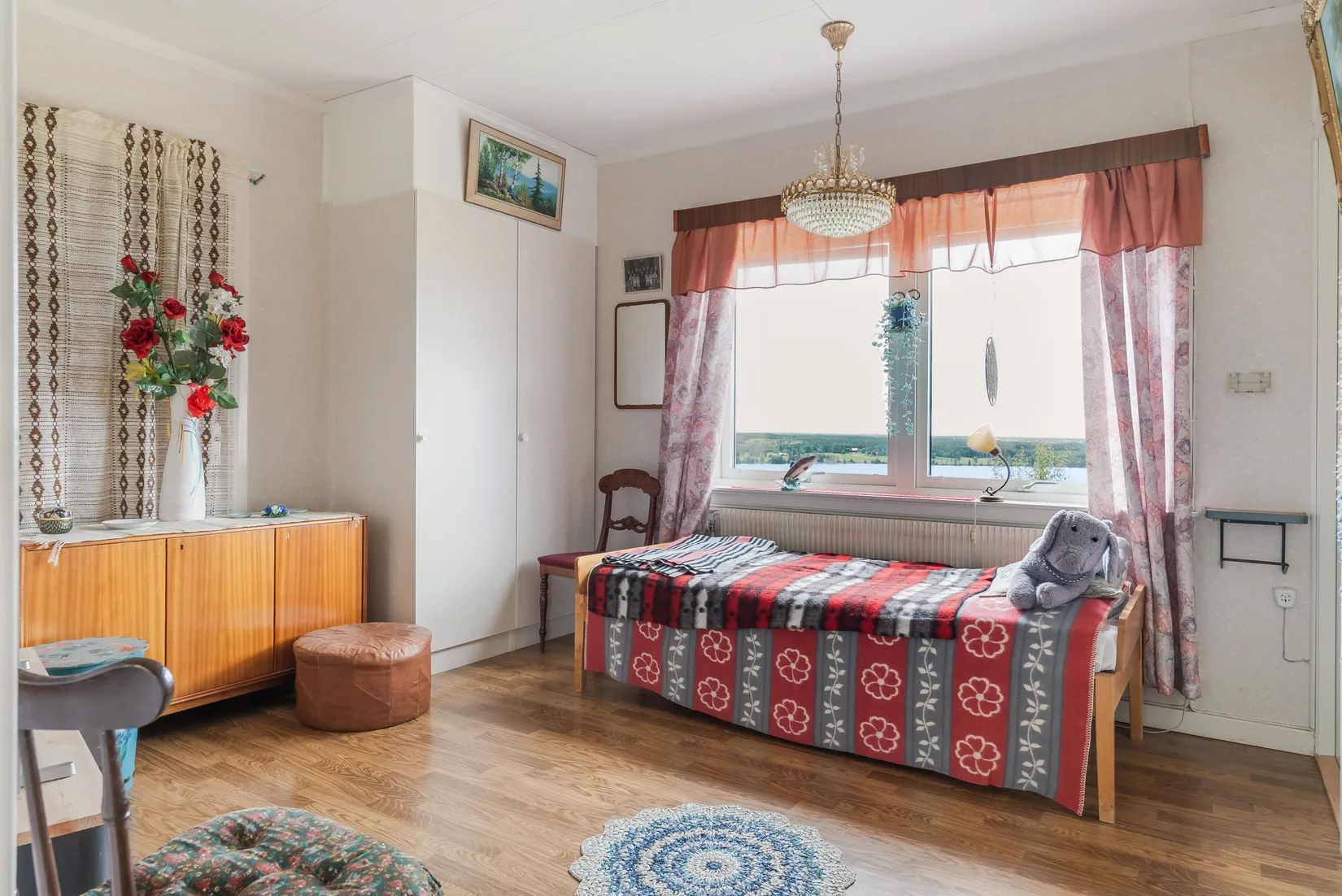 Villa, Hallom 233, Berg