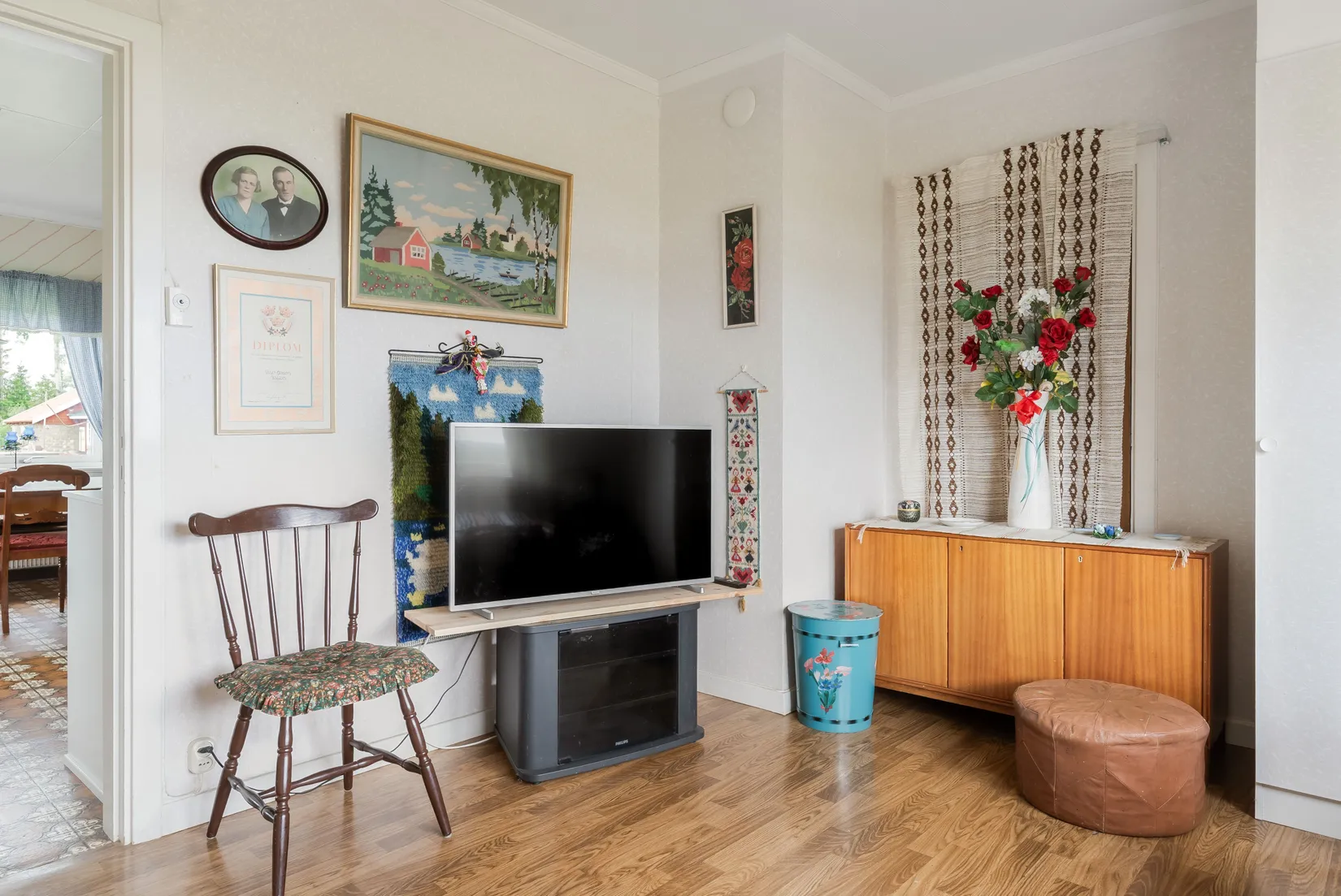Villa, Hallom 233, Berg
