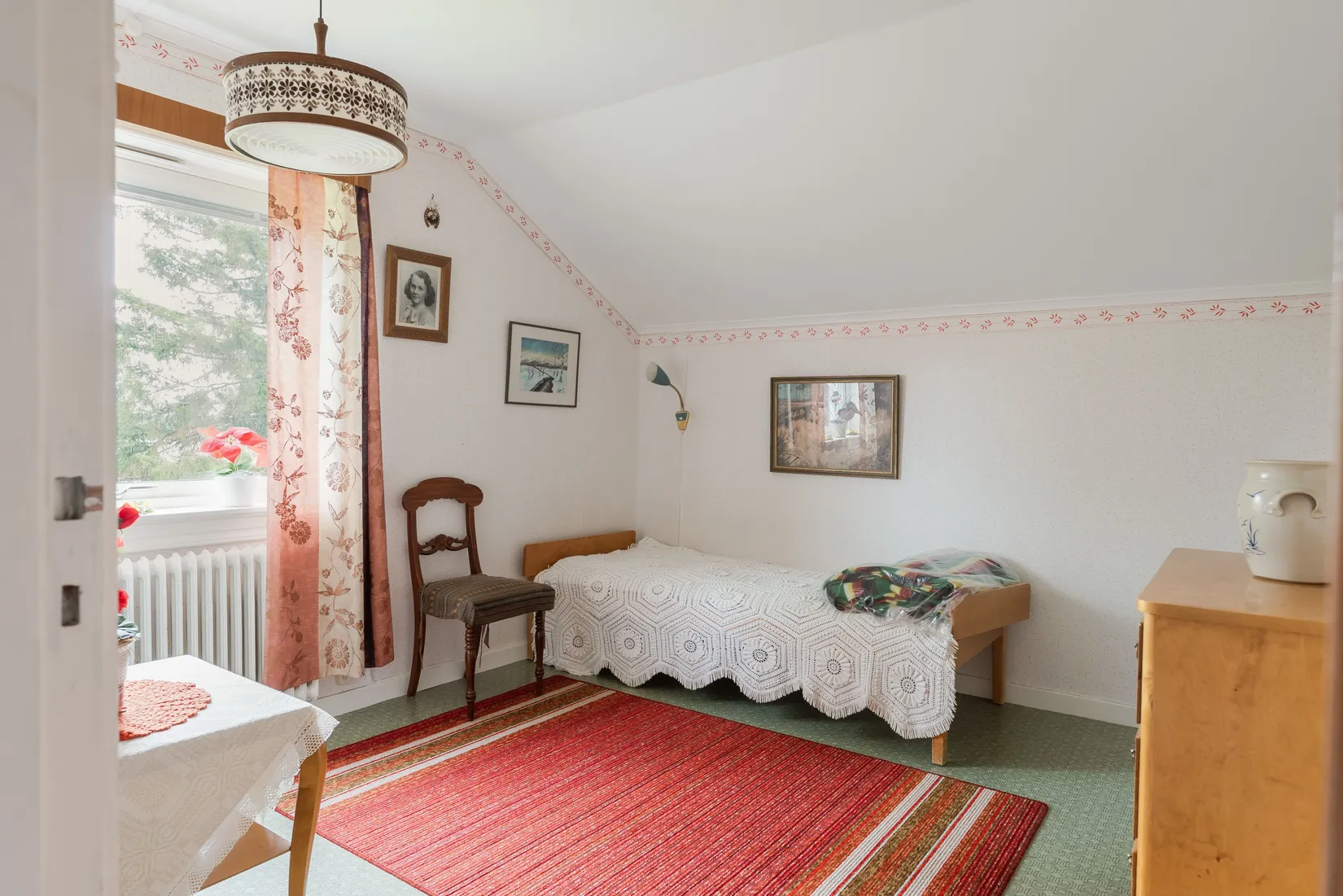 Villa, Hallom 233, Berg
