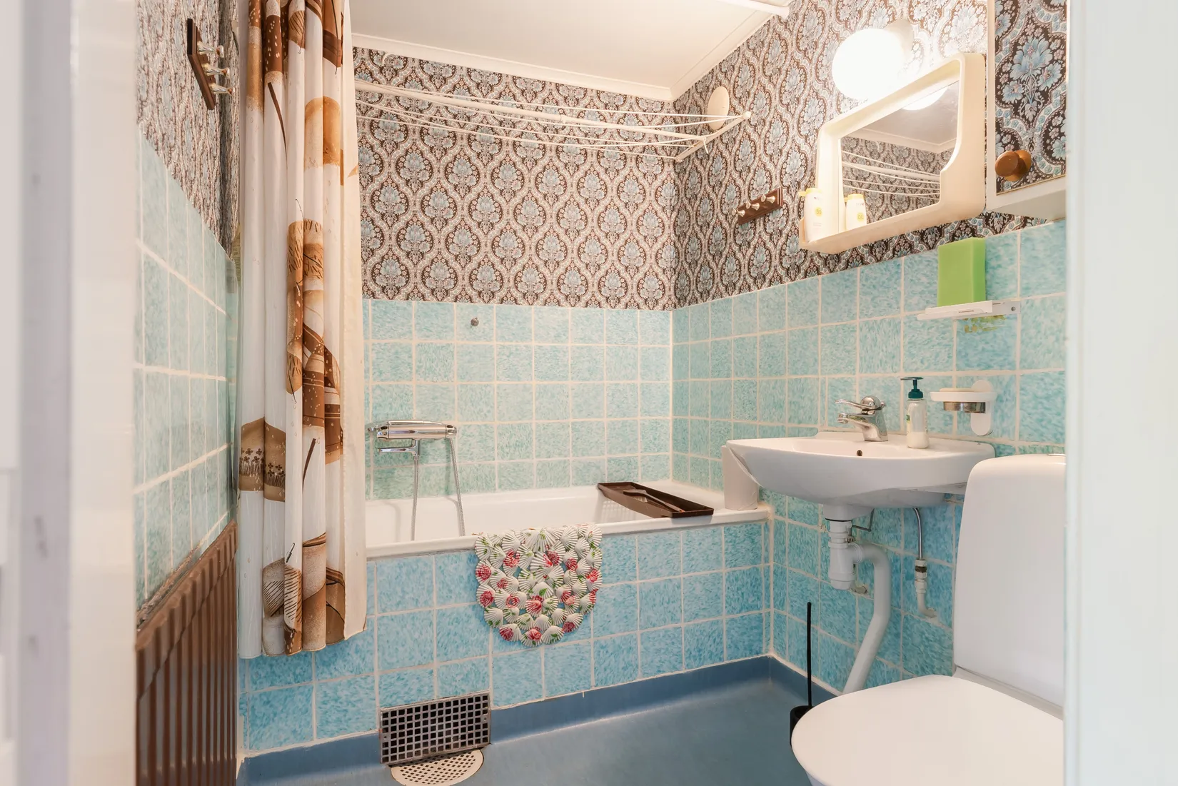 Villa, Hallom 233, Berg