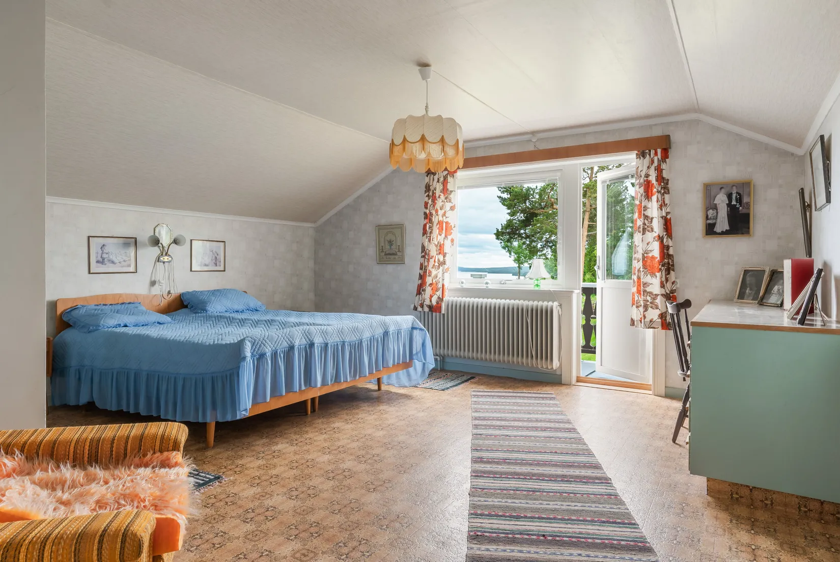 Villa, Hallom 233, Berg