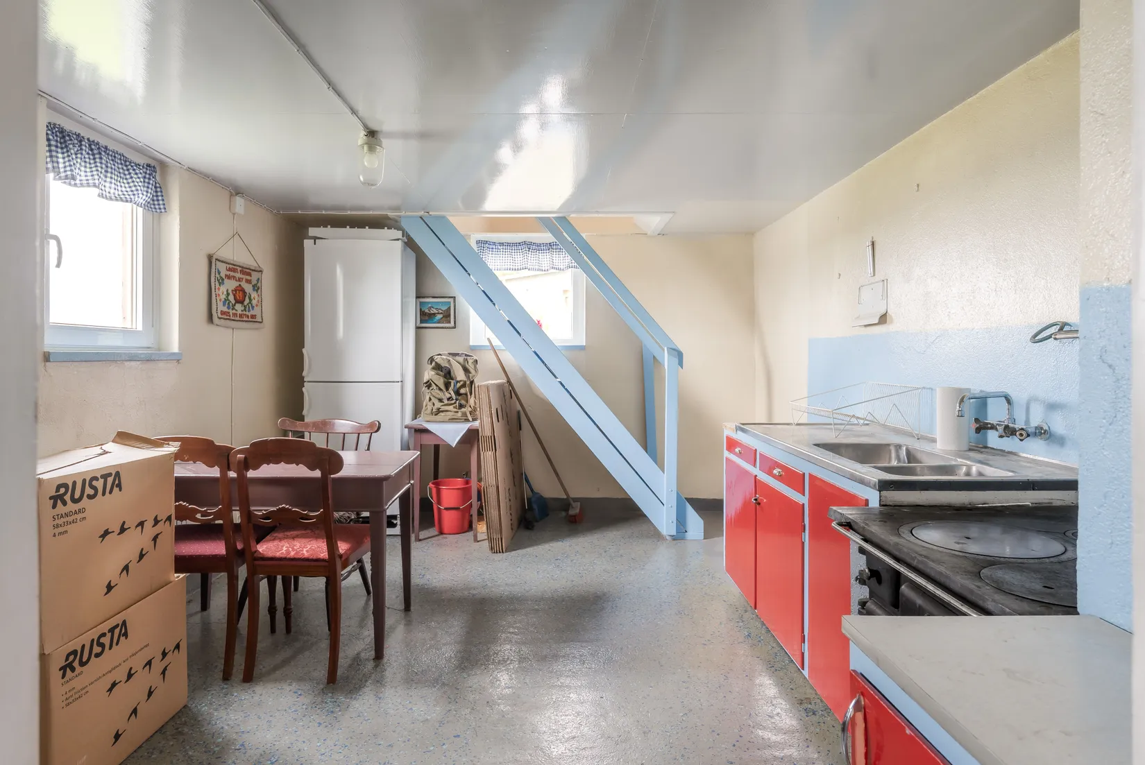 Villa, Hallom 233, Berg