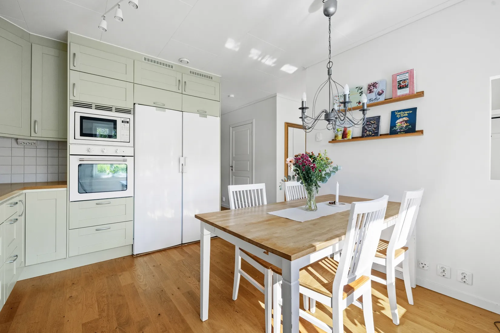 Radhus, Södra Atriumvägen 31, Kvisslingby, Österåker