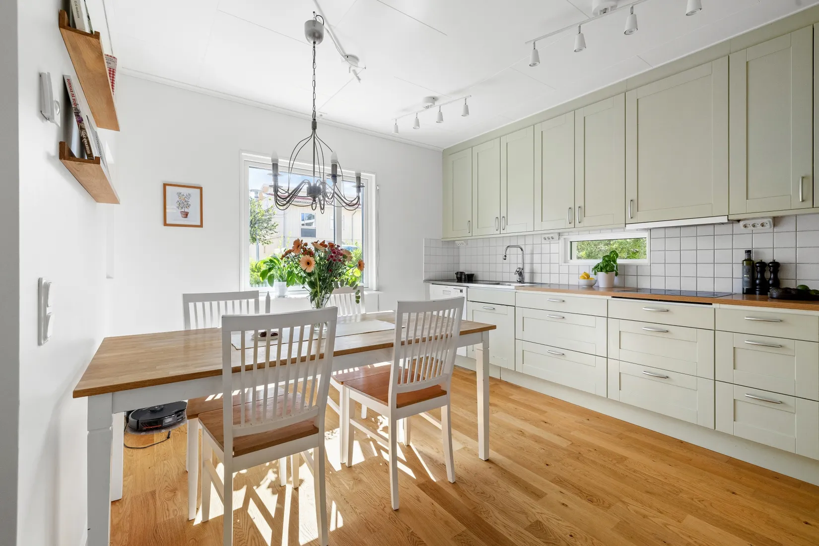 Radhus, Södra Atriumvägen 31, Kvisslingby, Österåker
