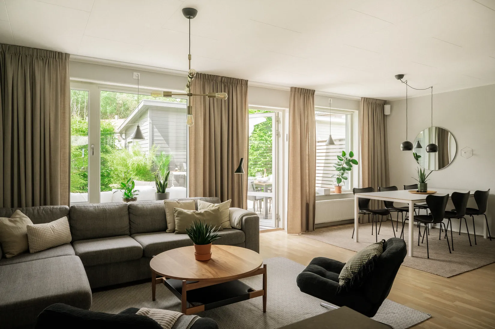 Radhus, Tollare Ängsväg 9, Tollare, Nacka