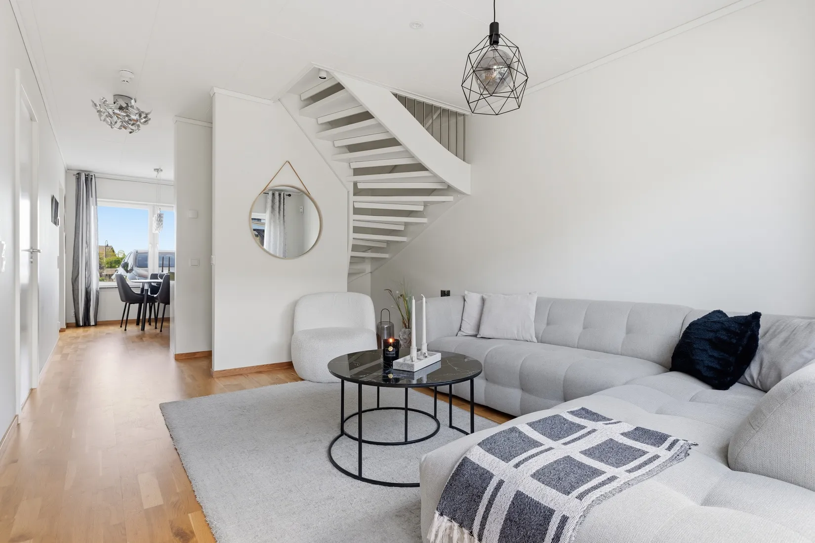 Radhus, Timotejgatan 40, Eds Allé, Upplands Väsby