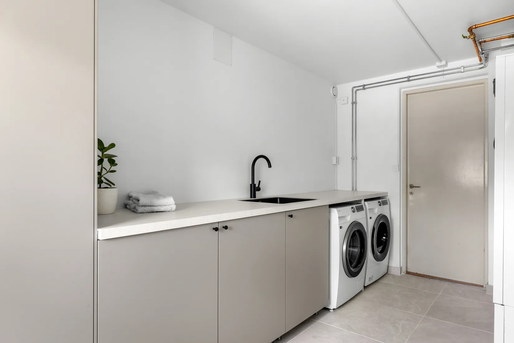 Villa, Slåttervägen 84, Centrum/Fårdala, Tyresö