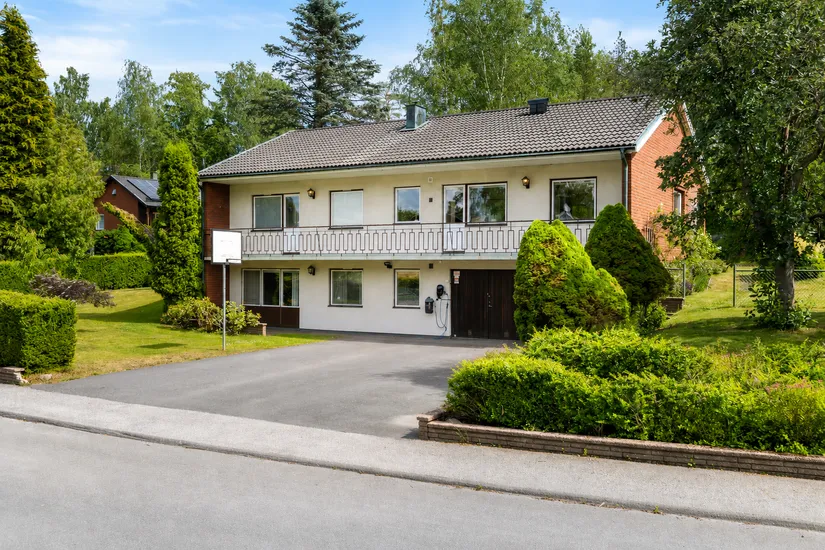 Villa, Slåttervägen 84, Centrum/Fårdala, Tyresö