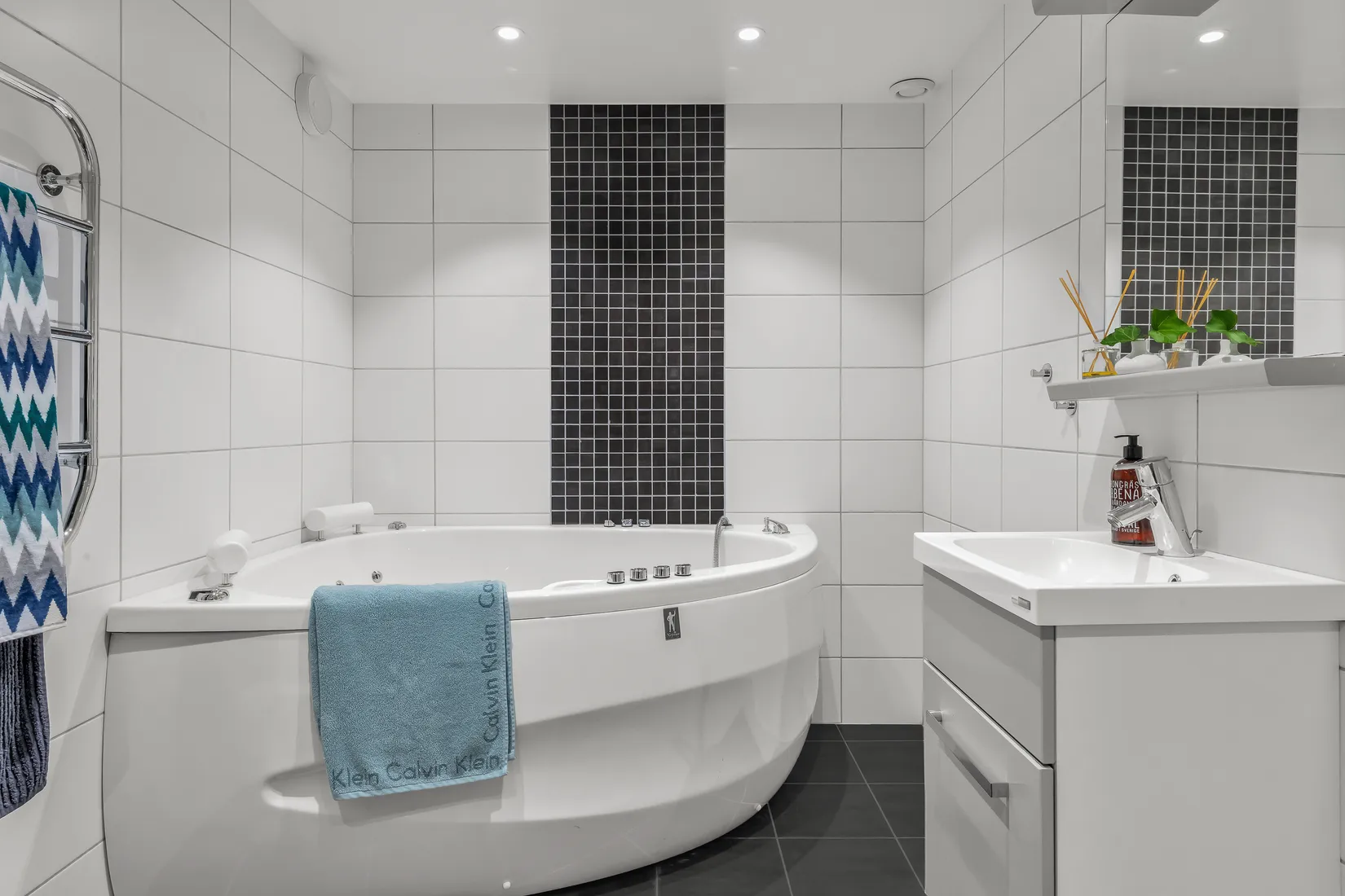 Villa, Adolf Lemons väg 76, Täby Kyrkby, Täby
