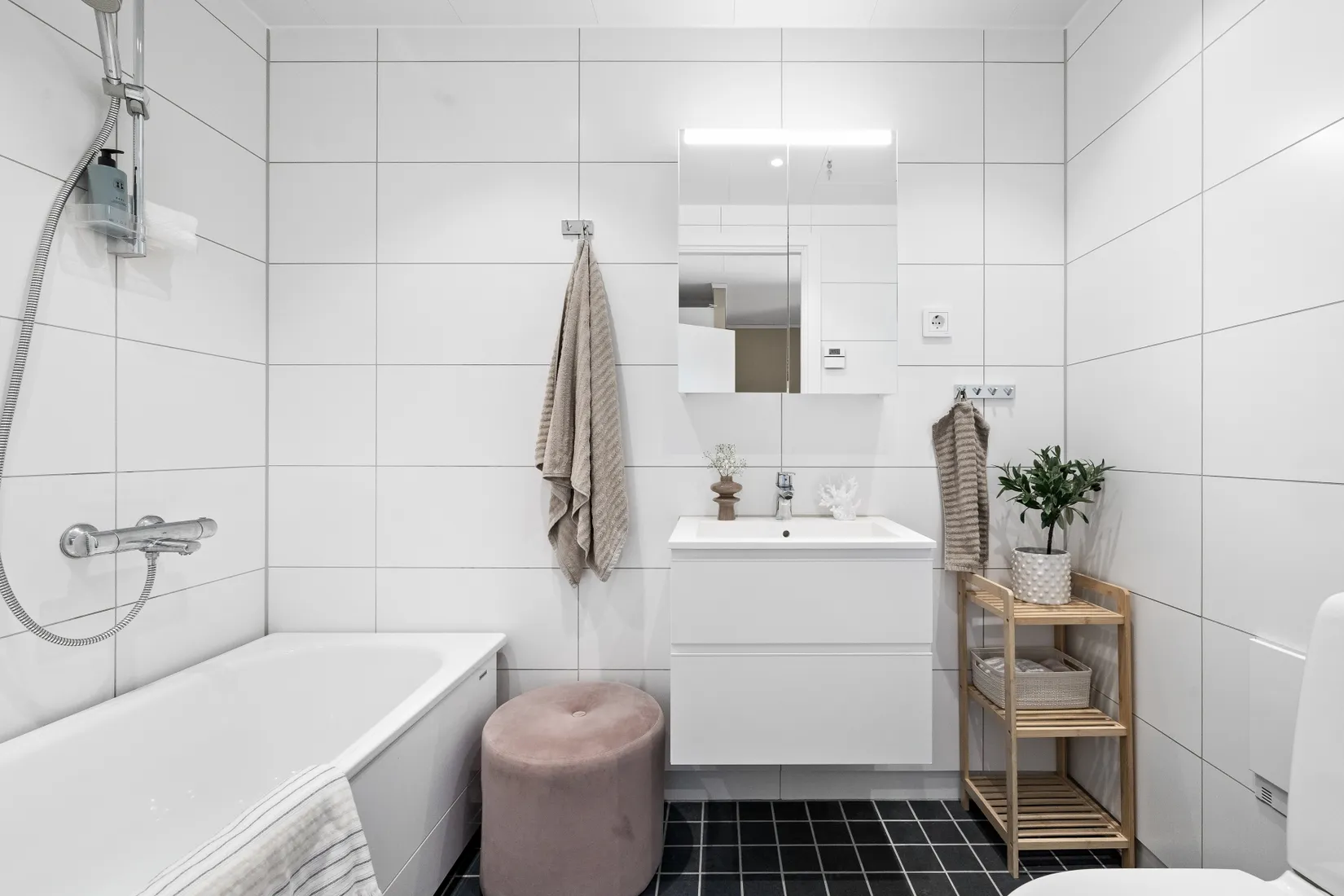 Bostadsrätt, Radhus, Pennygränd 11, Täljöviken, Österåker