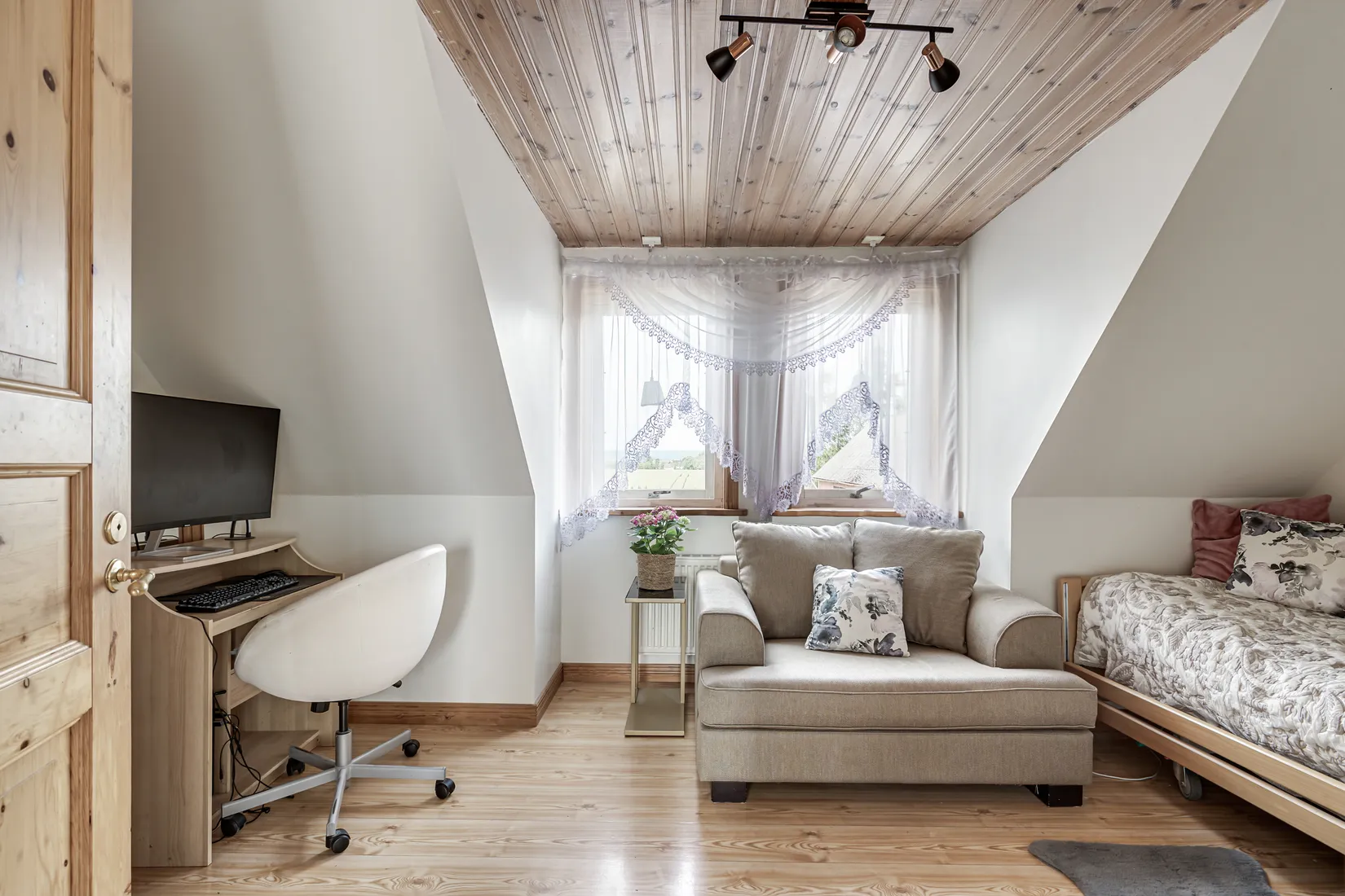 Villa, Gård/Skog, Tåstarpsvägen 77, Ängelholm