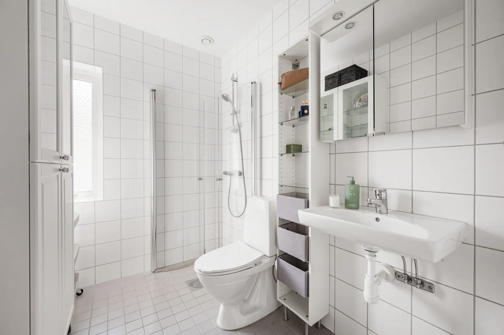 Villa, Spaljévägen 9, Bro/Rosenängarna, Upplands-Bro