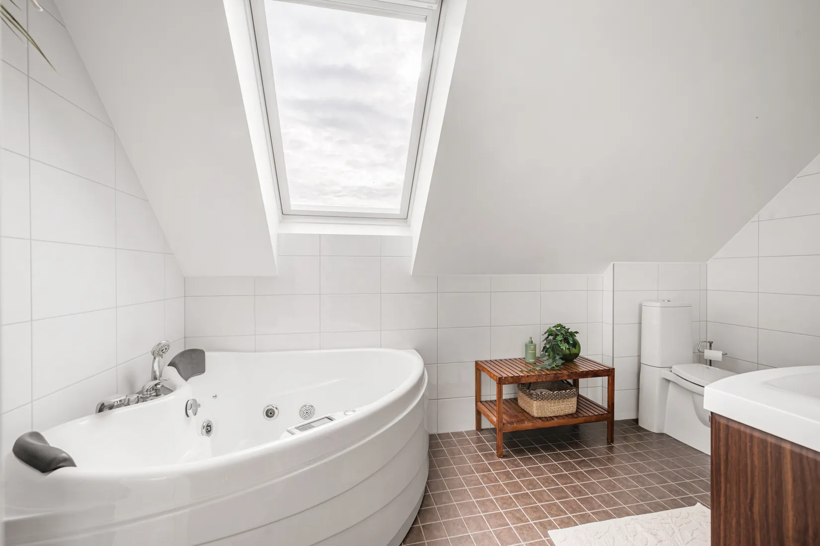 Villa, Spaljévägen 9, Bro/Rosenängarna, Upplands-Bro